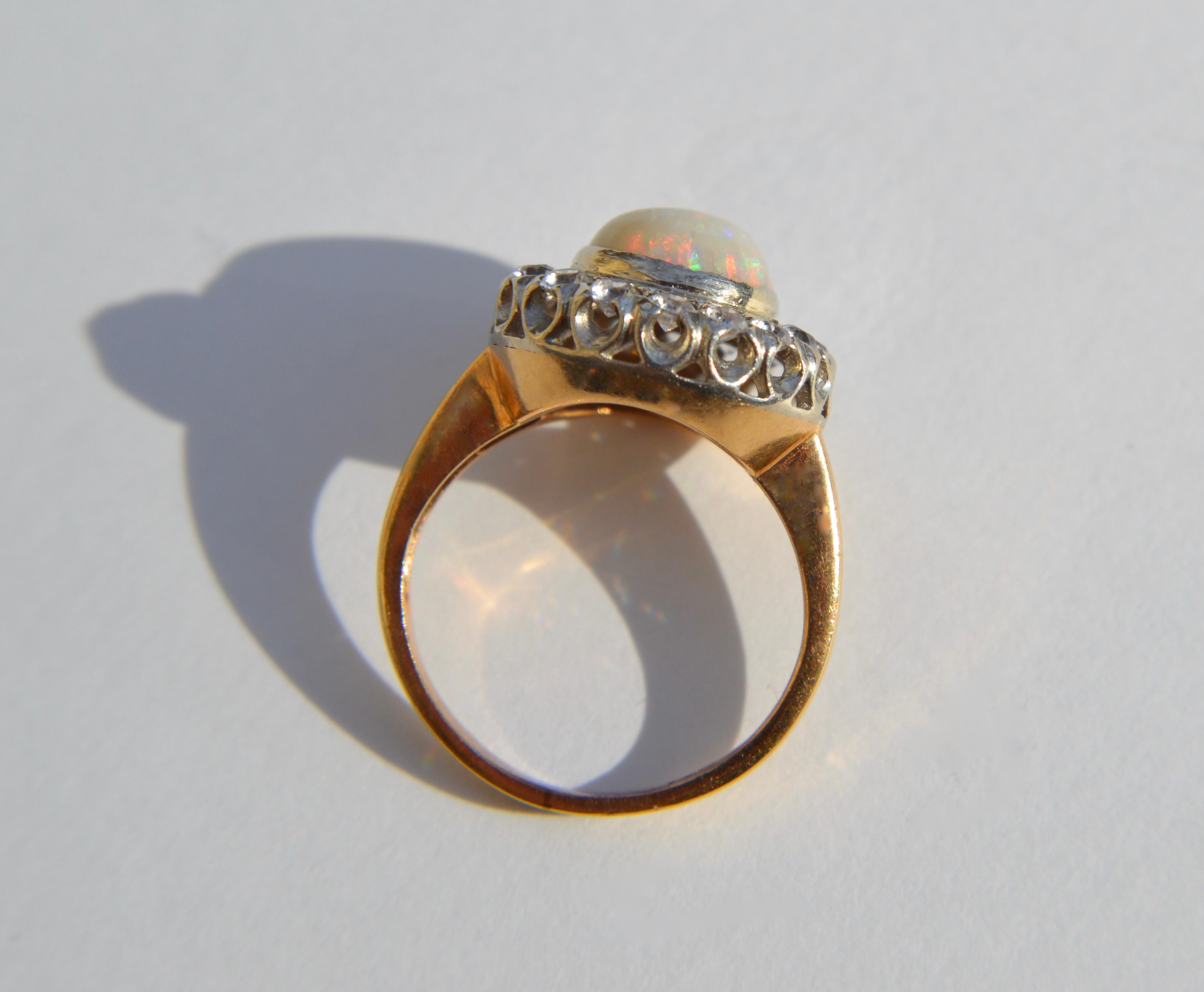 Women's Vintage Retro 1940s 2.04 Carat Opal Diamond 14 Karat Gold Halo Engagement Ring For Sale