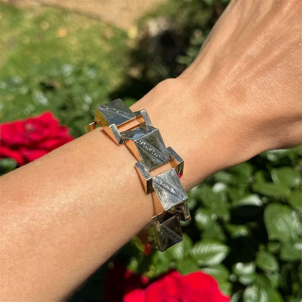 Rétro RETRO Bracelet vintage à maillons pyramidaux gravés en or 2 tons en vente