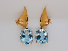 Vintage-Retro Aquamarine 14 Karat Feathered Dangle Earrings, circa 1940s