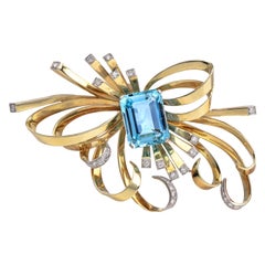 Vintage Retro Aquamarine Diamond 18K Gold Ribbon Pin