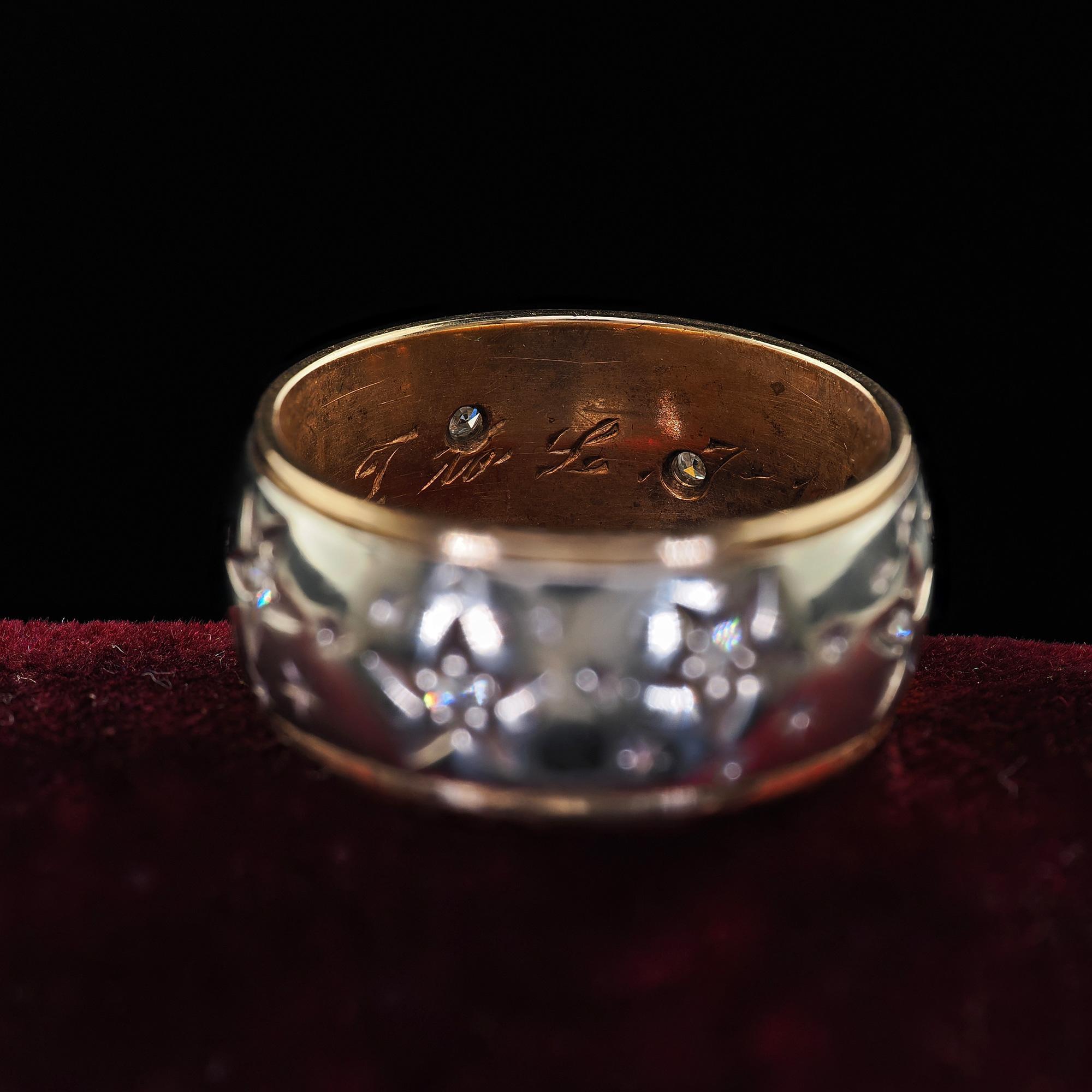 Vintage Retro Art Carved 14K Dos Tonos Diamante Estrella Anillo de Boda Ancho Tamaño 7 en Bueno estado para la venta en Great Neck, NY