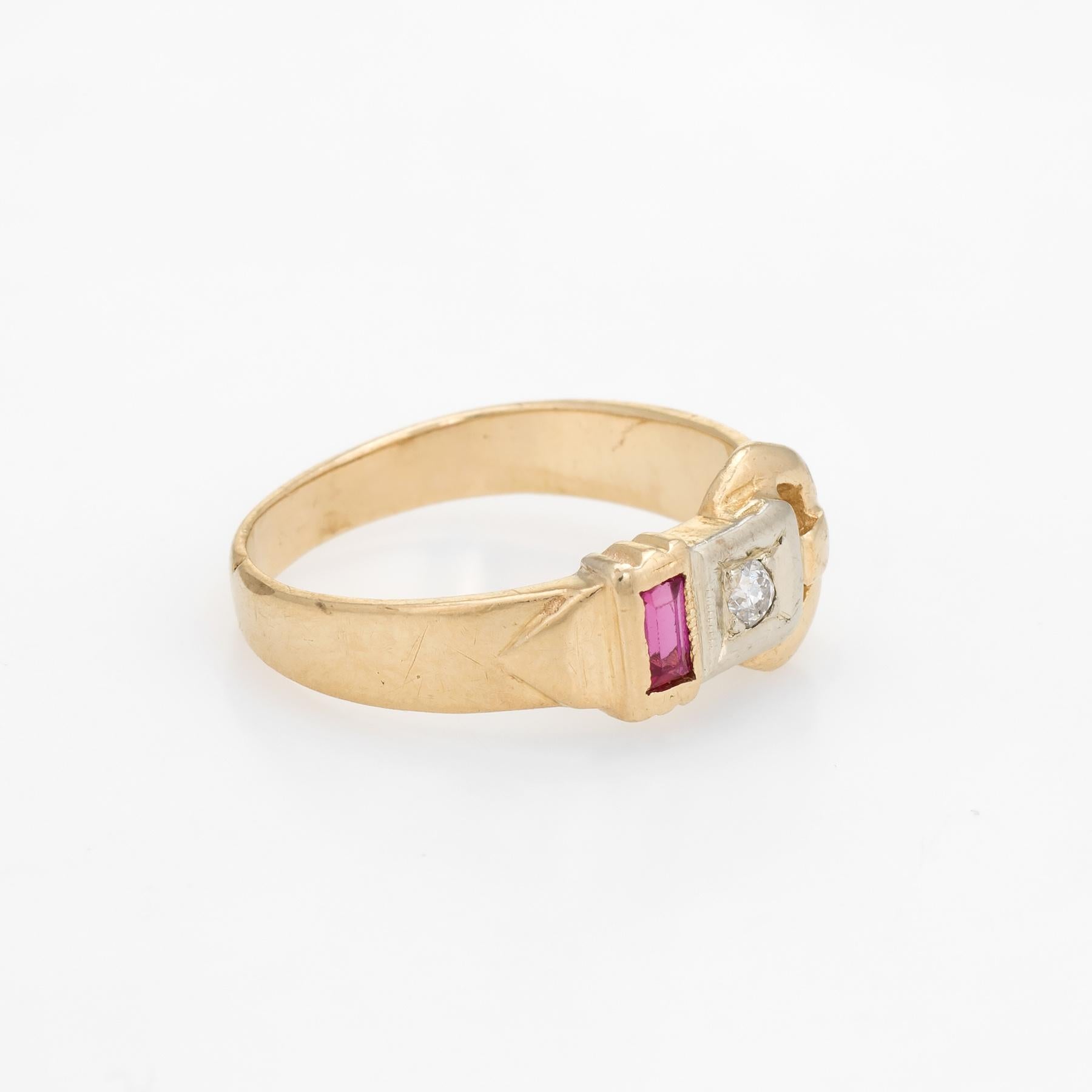 buckle pinky