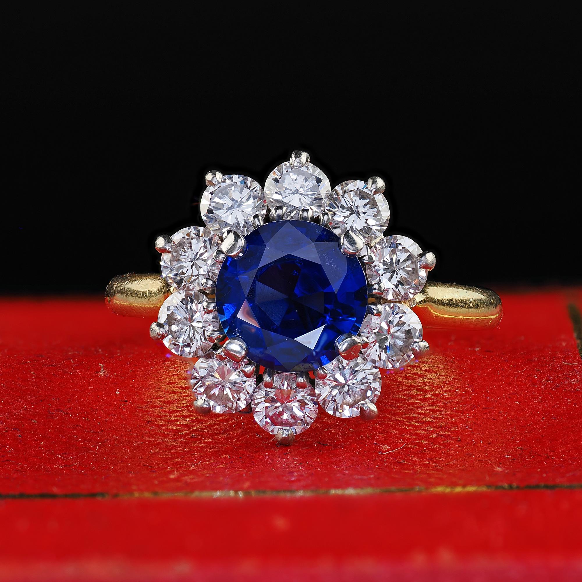 Schöner Vintage Retro Cartier 18K Gold Burma Saphir Diamant Verlobungsring - GIA. Dieser unglaubliche Verlobungsring mit burmesischem Saphir und Diamanten von Cartier ist aus 18 Karat Gelbgold und Platin gefertigt. Dieser Ring ist ein wunderschöner,