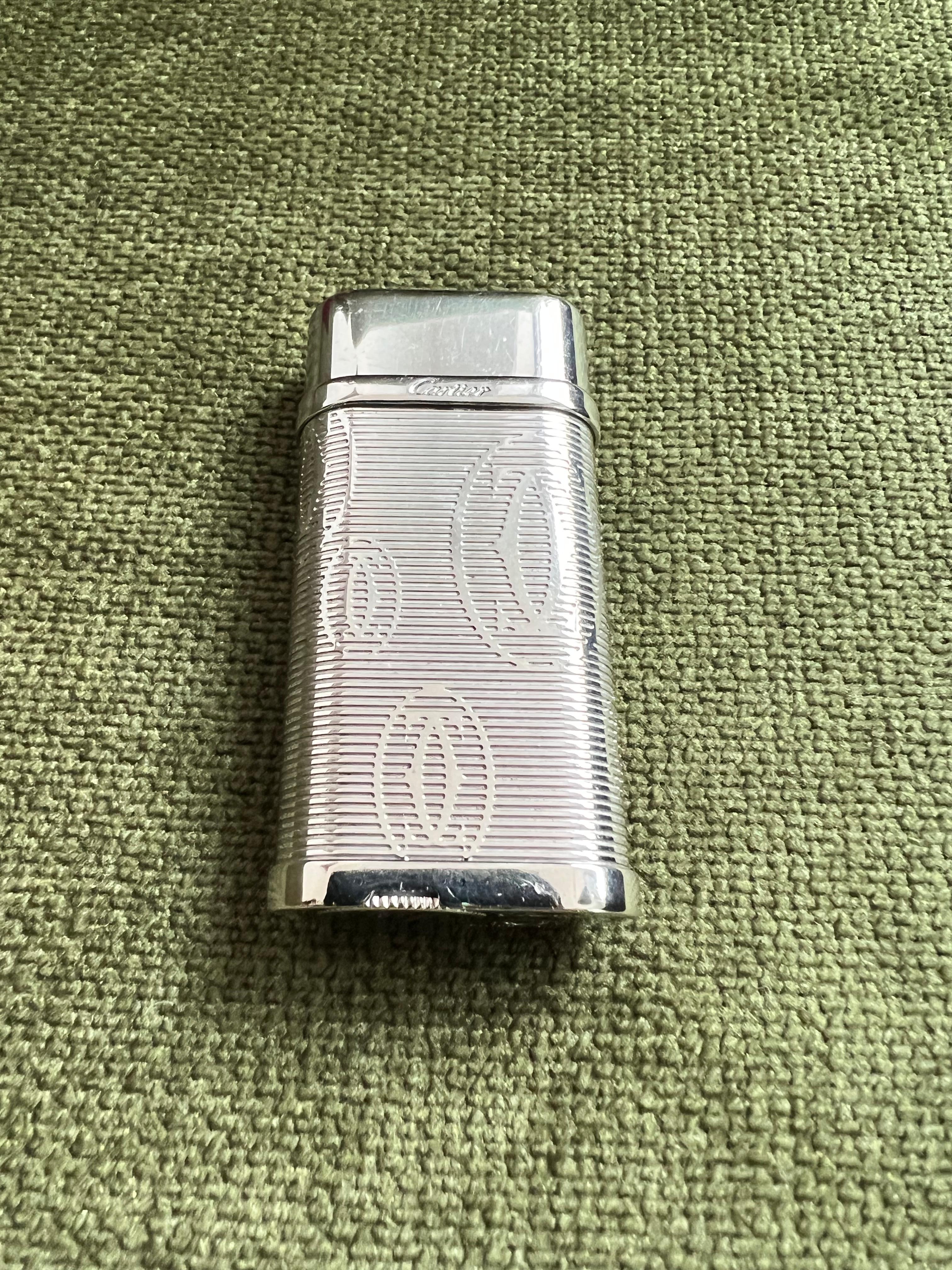 les must de cartier lighter