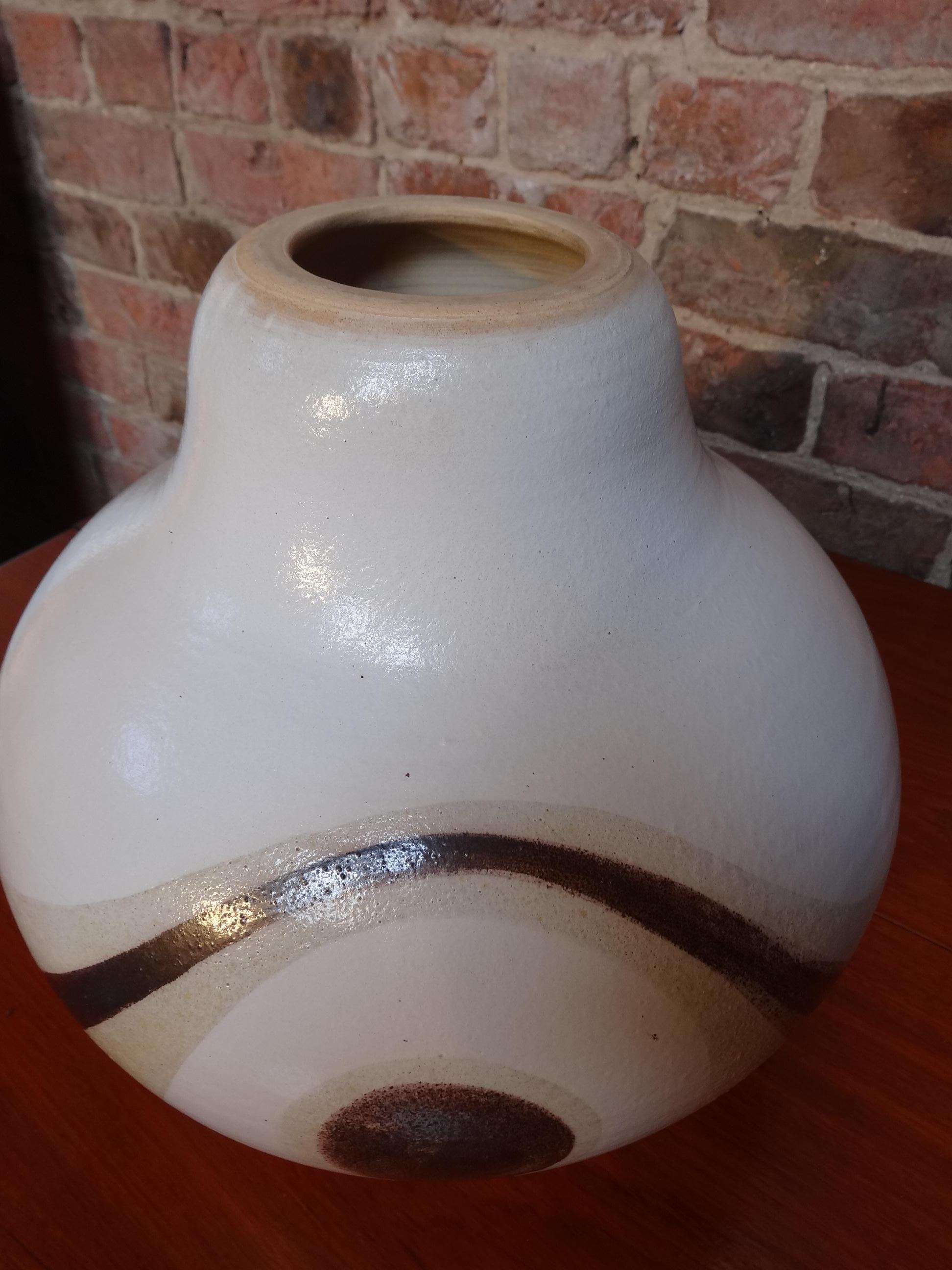 Vintage Retro Ceramic Vase, 1960s “The Eye” In Good Condition For Sale In Markington, GB