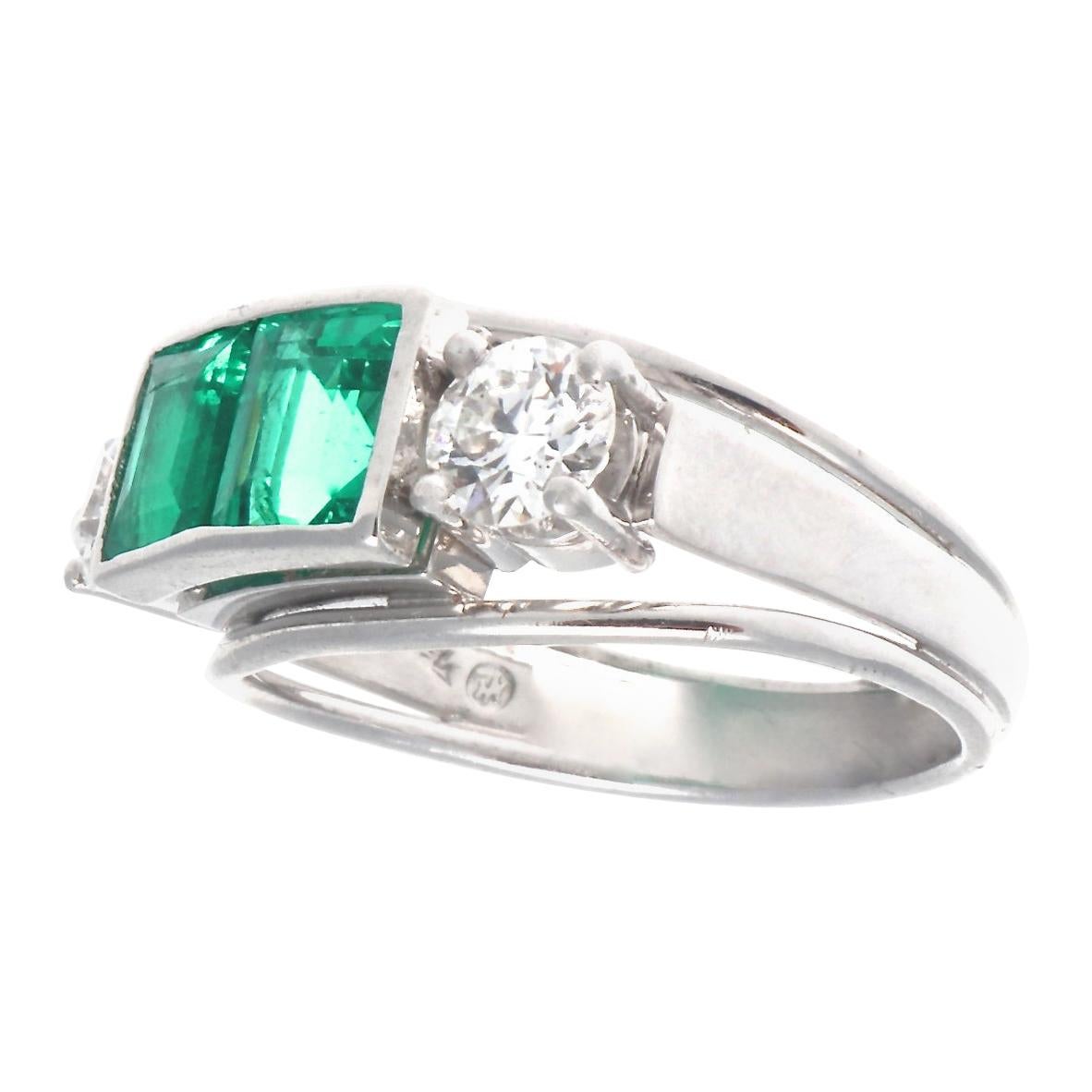 Vintage Retro Emerald Diamond 18 Karat Gold Ring