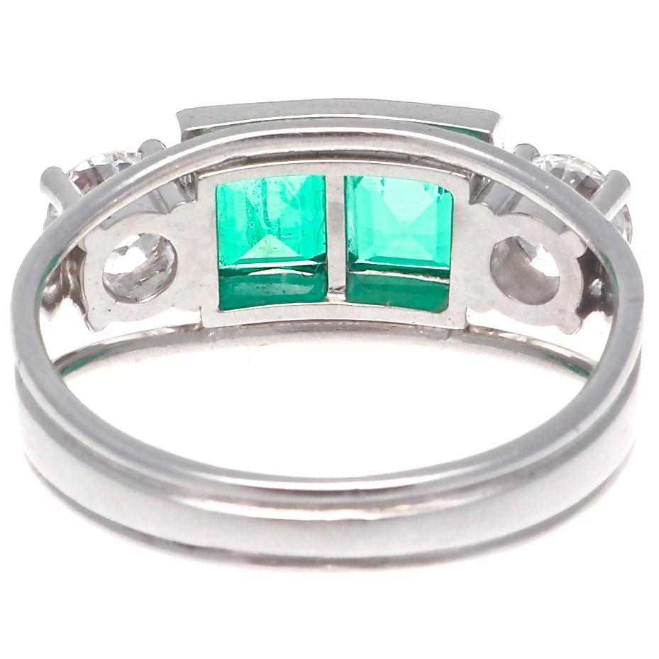 Vintage Retro Emerald Diamond 18 Karat Gold Ring In Excellent Condition In Beverly Hills, CA