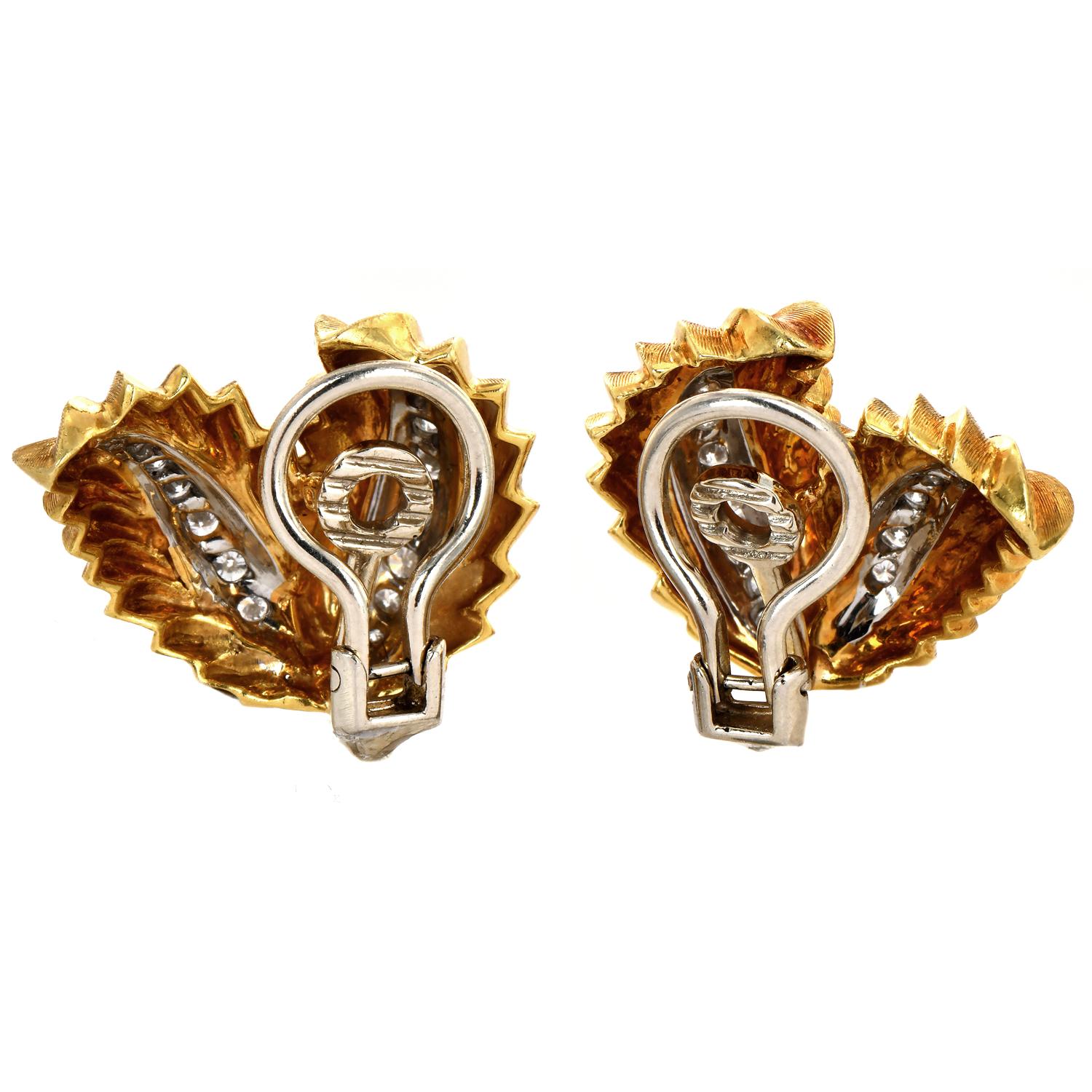 Round Cut Vintage Retro Diamond 18K Gold Leaf Floral Clip-On Earrings For Sale