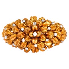 Bracelet rétro texturé vintage en or jaune 18 carats avec grappes de diamants