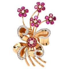 Spilla Vintage Retro Diamond Ruby Yellow Gold Flower Bouquet Ribbon