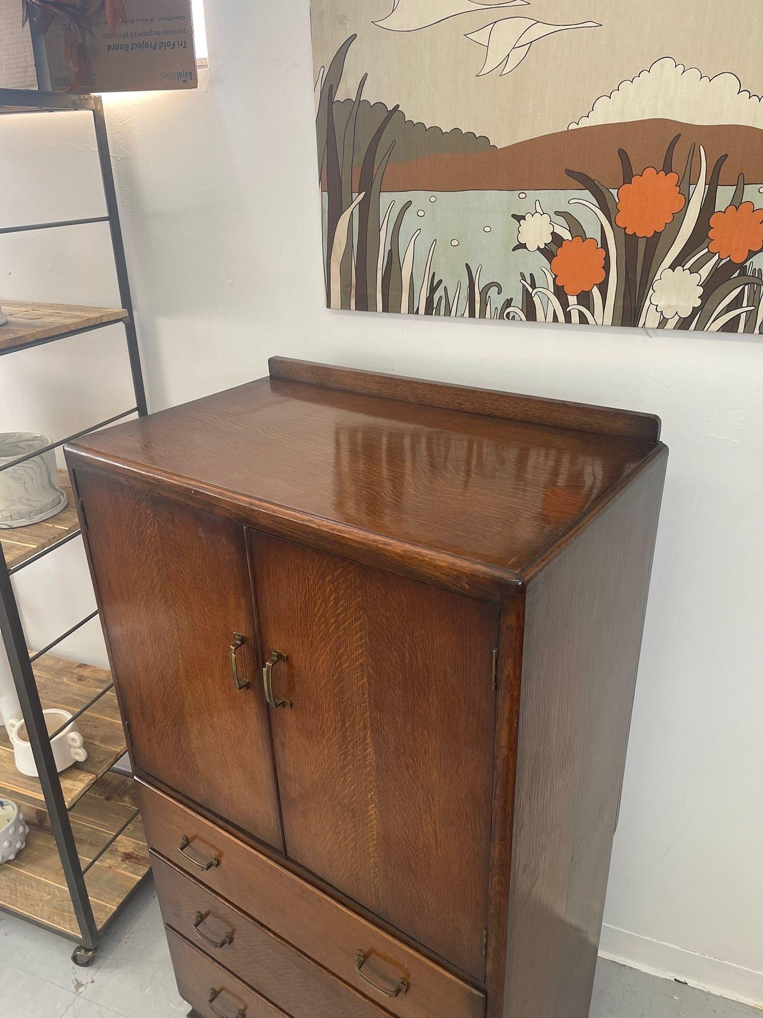 Vintage Retro Dovetailed Dresser With Original Hardware. In Good Condition For Sale In Seattle, WA
