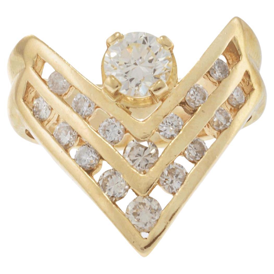 Bague vintage de l'époque rétro en or jaune 14 carats à motif de chevrons et diamants
