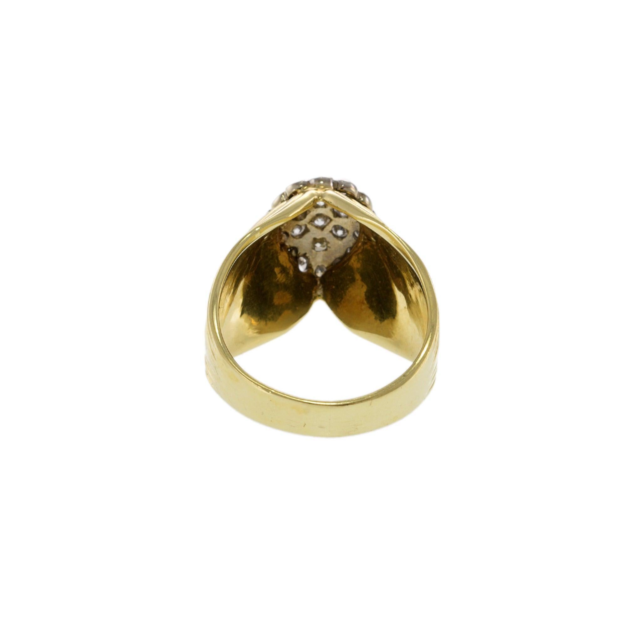 Anello Vintage Retrò d'epoca in oro giallo 14KT con cluster di diamanti a nastro in vendita 1
