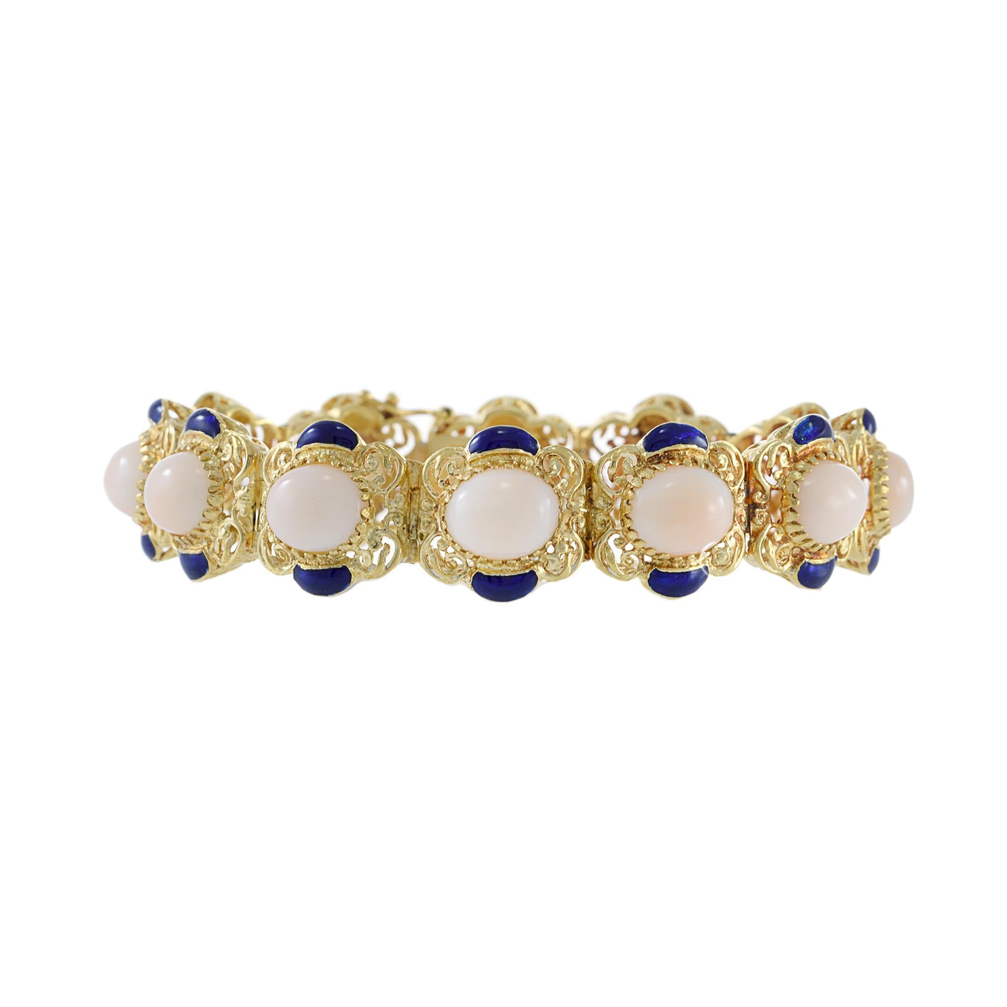 Vintage Retro Era 18KT Gelbgold Engel Haut Koralle und blaue Emaille Link Armband (Ovalschliff)