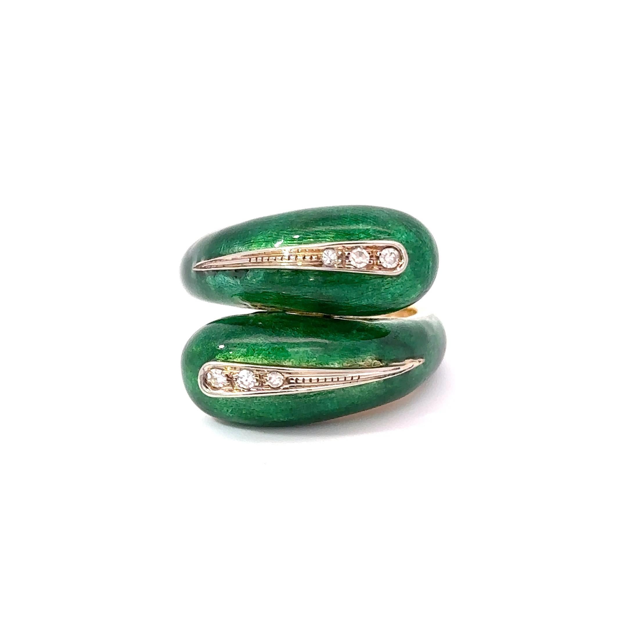 Vintage Retro Era 18KT Yellow Gold Italian Green Enamel And Diamond Wrap Ring In Excellent Condition For Sale In New York, NY