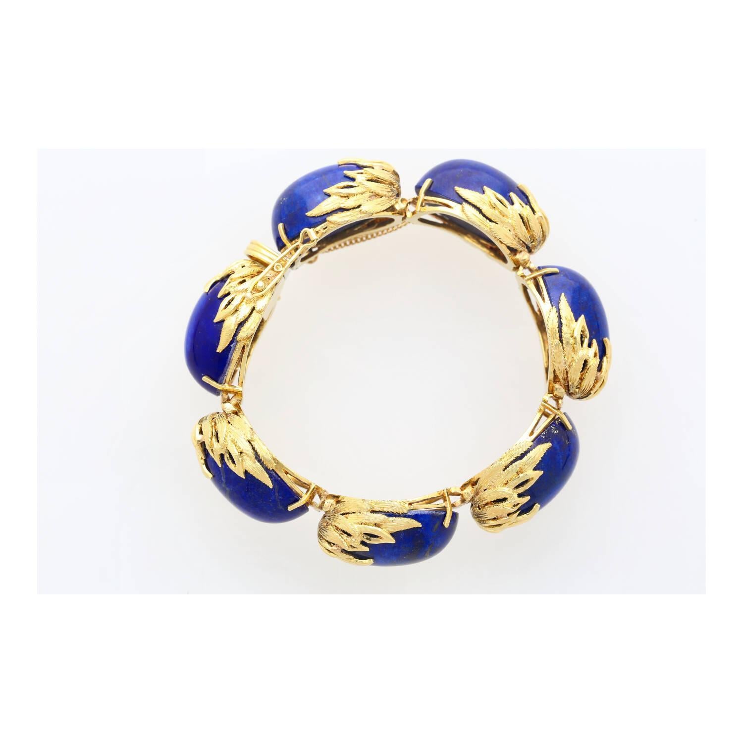 Vintage Retro Era 2.50 CTTW Blue Lapis Lazuli Bracelet in Floral 18K Yellow Gold In Excellent Condition For Sale In Miami, FL
