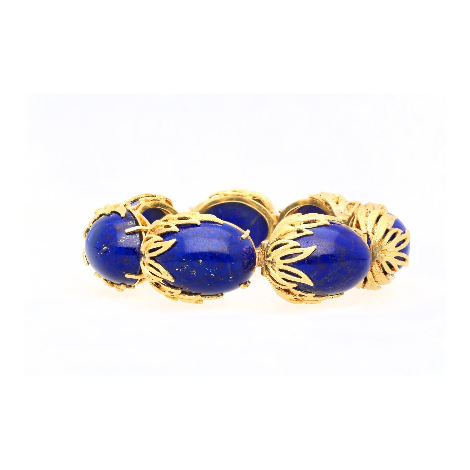 Vintage Retro Era 2.50 CTTW Blue Lapis Lazuli Bracelet in Floral 18K Yellow Gold For Sale 1