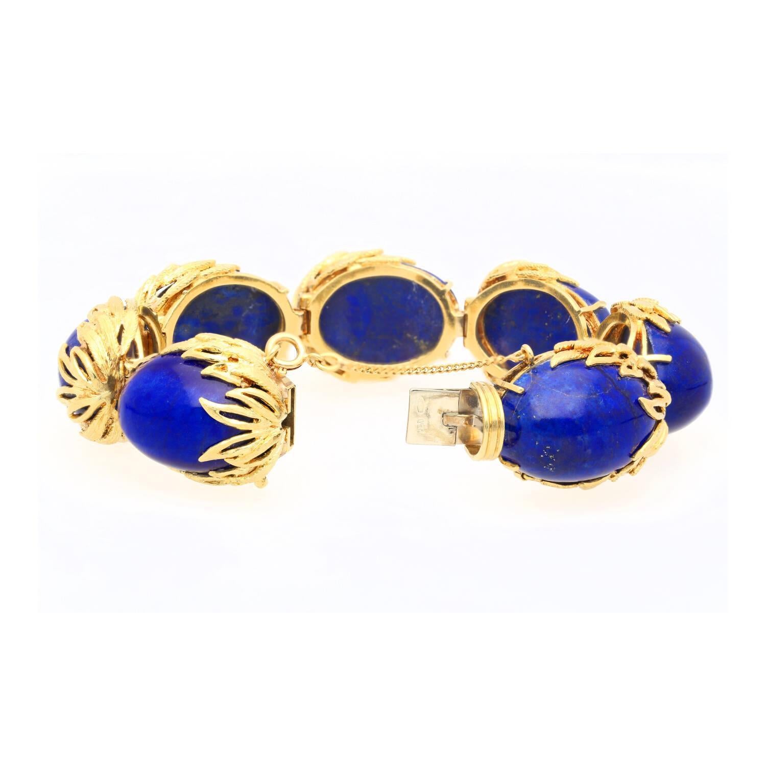 Vintage Retro Era 2.50 CTTW Blue Lapis Lazuli Bracelet in Floral 18K Yellow Gold For Sale 2