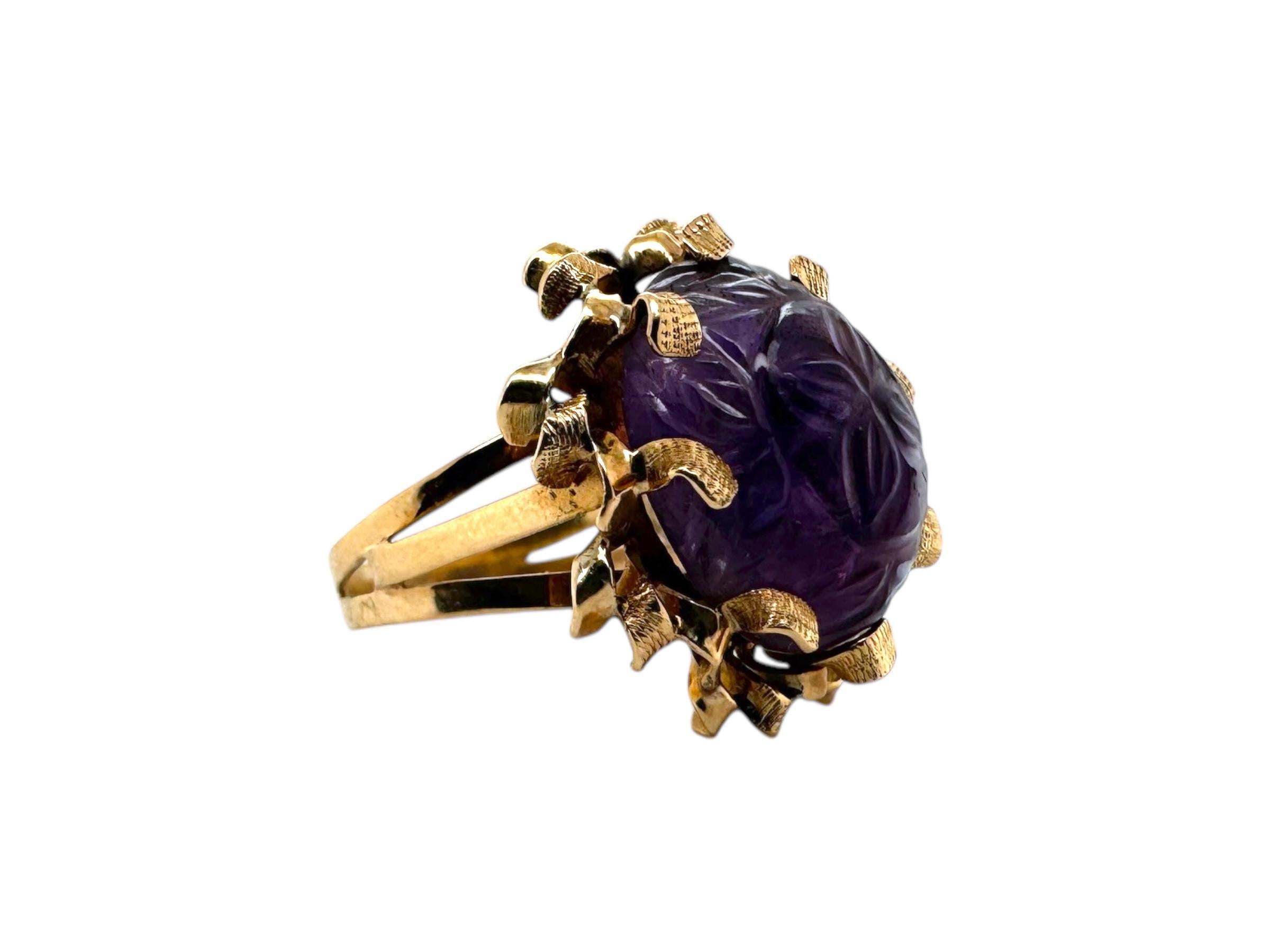 Vintage Retro Era Carved Amethyst Cocktail Ring 14K Rose Gold For Sale 2