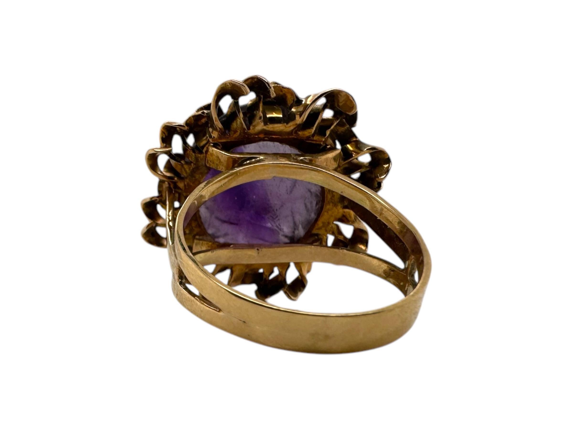 Vintage Retro Era Carved Amethyst Cocktail Ring 14K Rose Gold For Sale 4