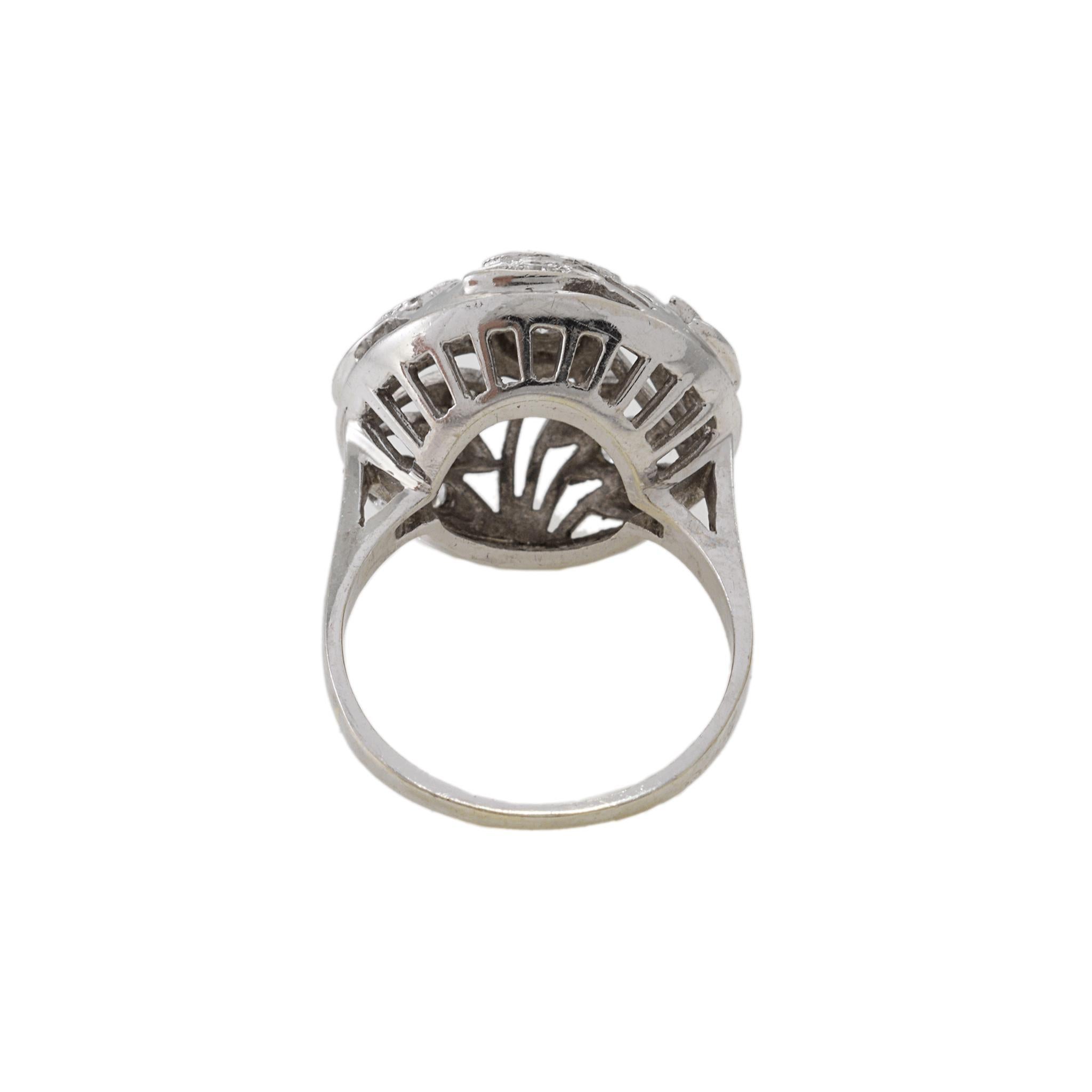 Anillo de diamantes en forma de cúpula vintage retro en venta 5