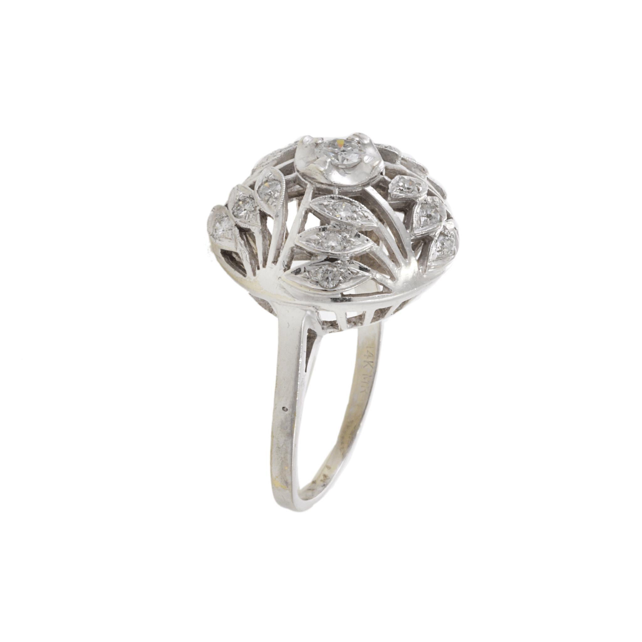Anillo de diamantes en forma de cúpula vintage retro en venta 2