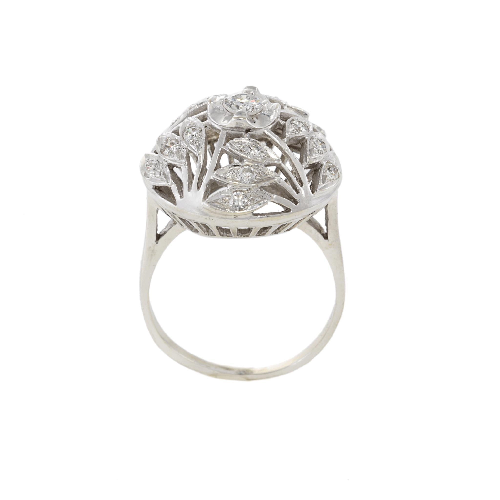 Anillo de diamantes en forma de cúpula vintage retro en venta 4