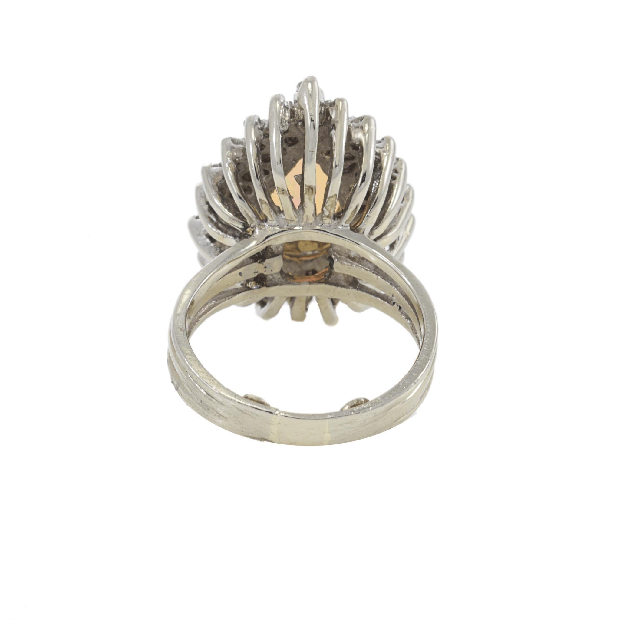 Anillo Retro Vintage de Ópalo y Diamantes en venta 3
