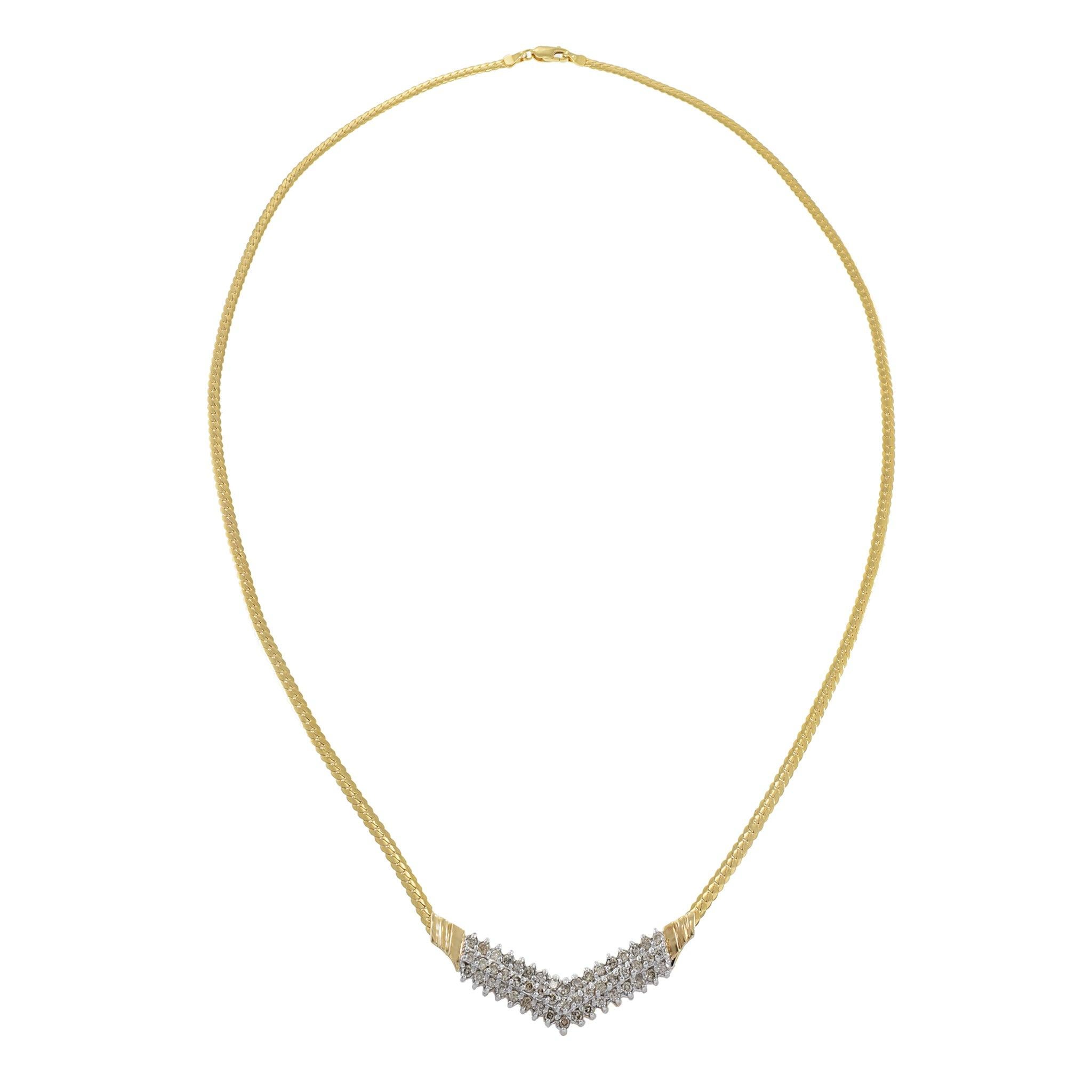 This elegant vintage retro era necklace features a 