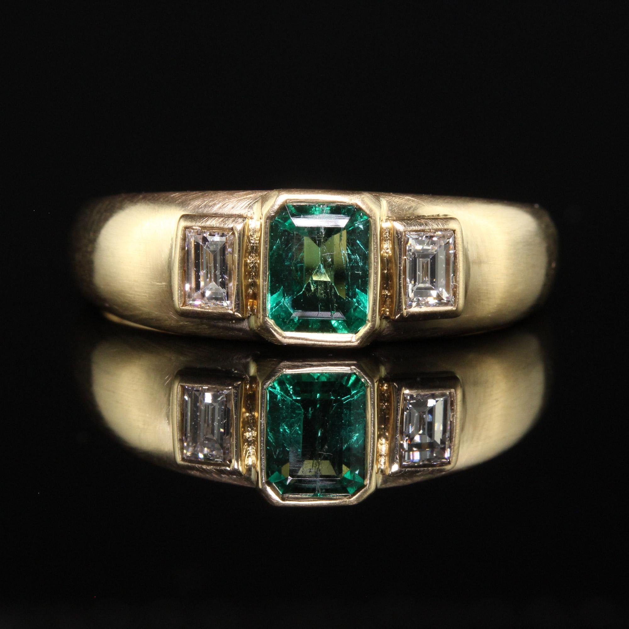 Vintage Retro French 18K Yellow Gold Colombian Emerald Diamond Three Stone Ring For Sale 2