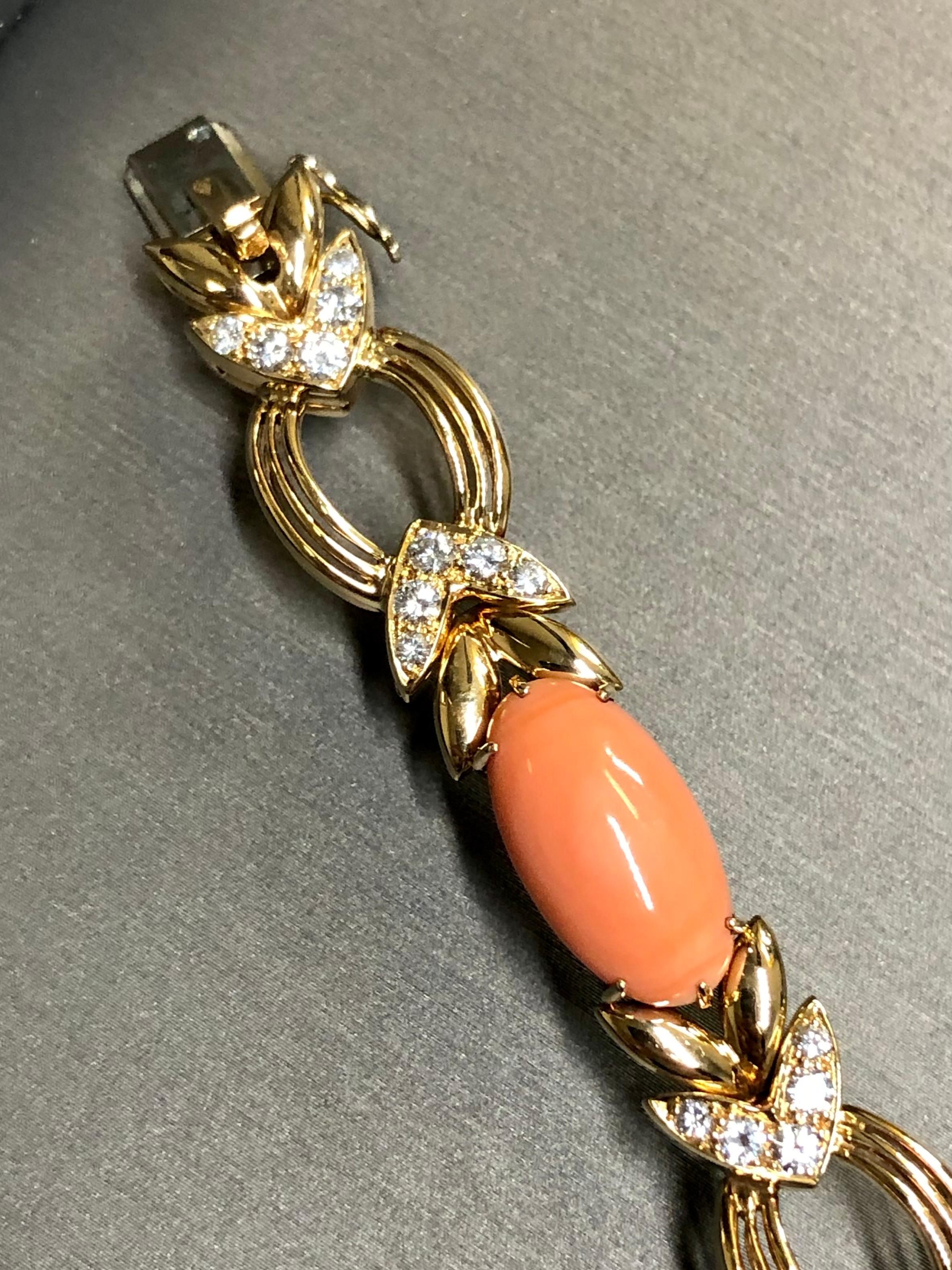 Women's or Men's Vintage Retro FRENCH 18K Yellow Gold Diamond Pink Coral Cabochon Bracelet 7” For Sale