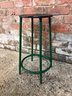 Vintage Retro French Green Metallhocker mit schwarzer Sitzfläche, 1960er Jahre