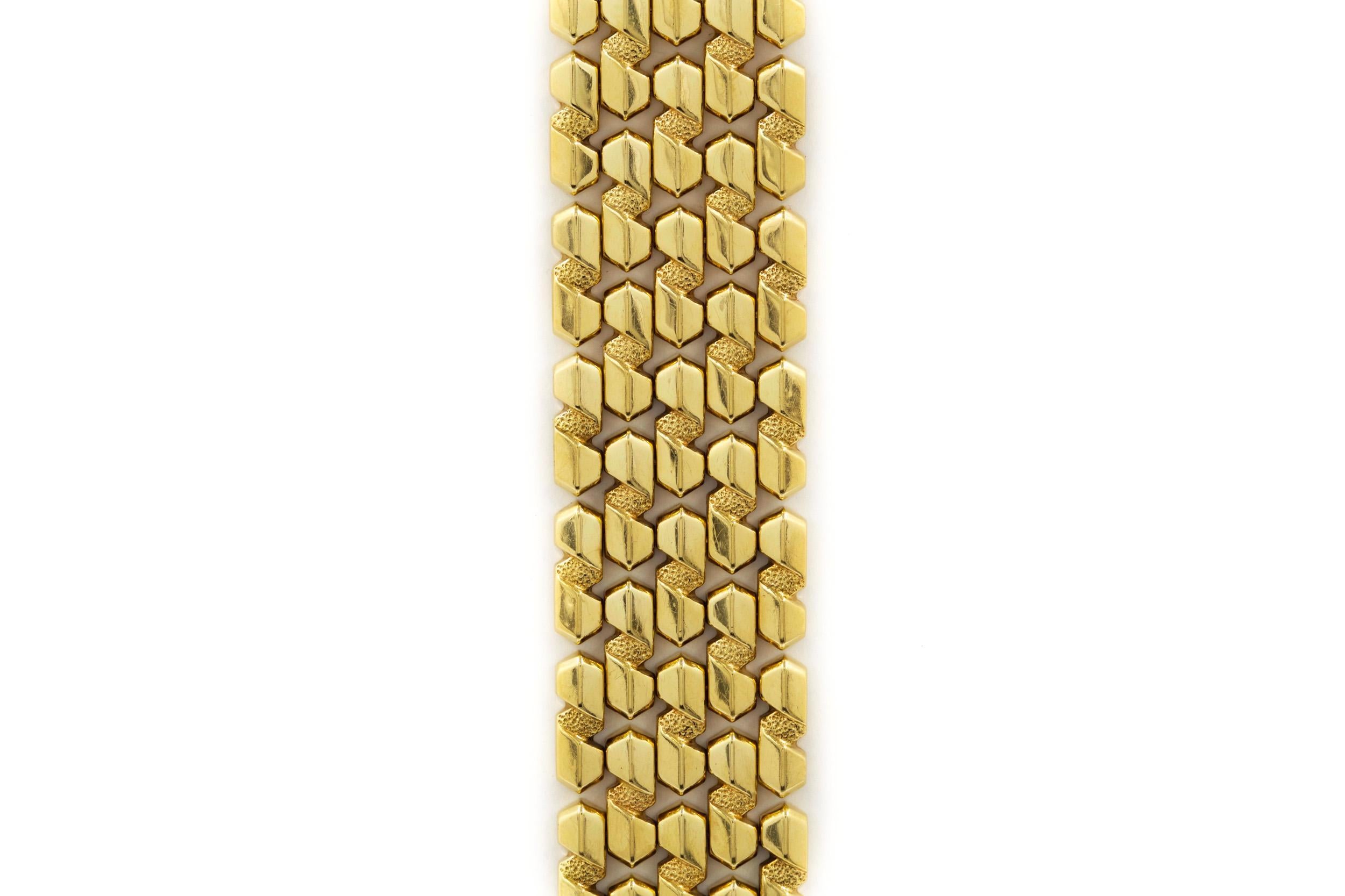 20th Century Vintage Retro Italian 14K Yellow Gold Textured Panther-Link Bracelet 7 1/8