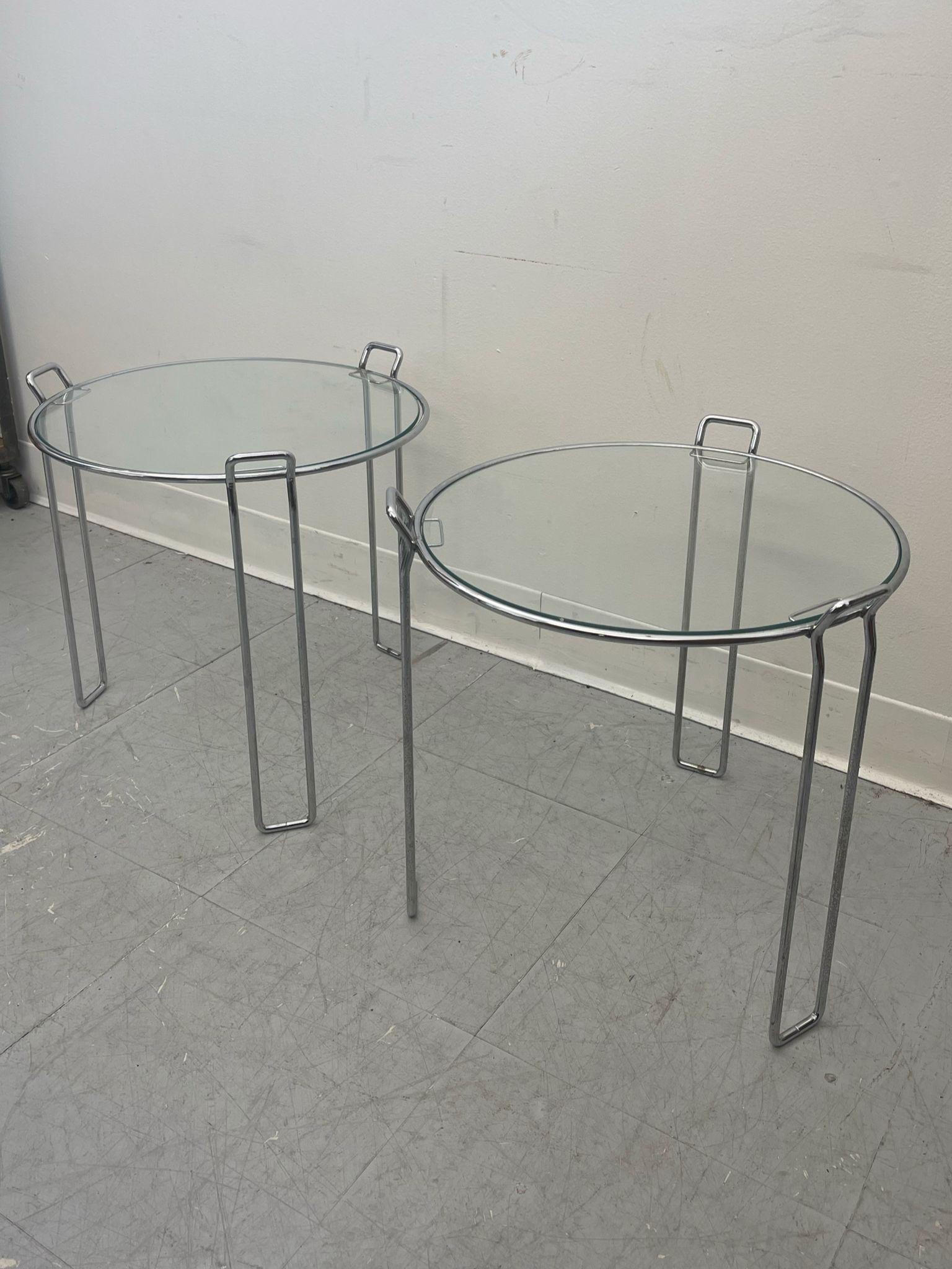 Late 20th Century Vintage Retro Italian Chrome Toned Pair of Tripod Nesting Tables by Saporiti For Sale