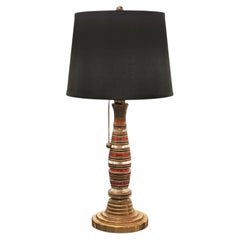 Tischlampe im Vintage-Retro-Modern-Stil mit rotem, schwarzem und kupferfarbenem Ring