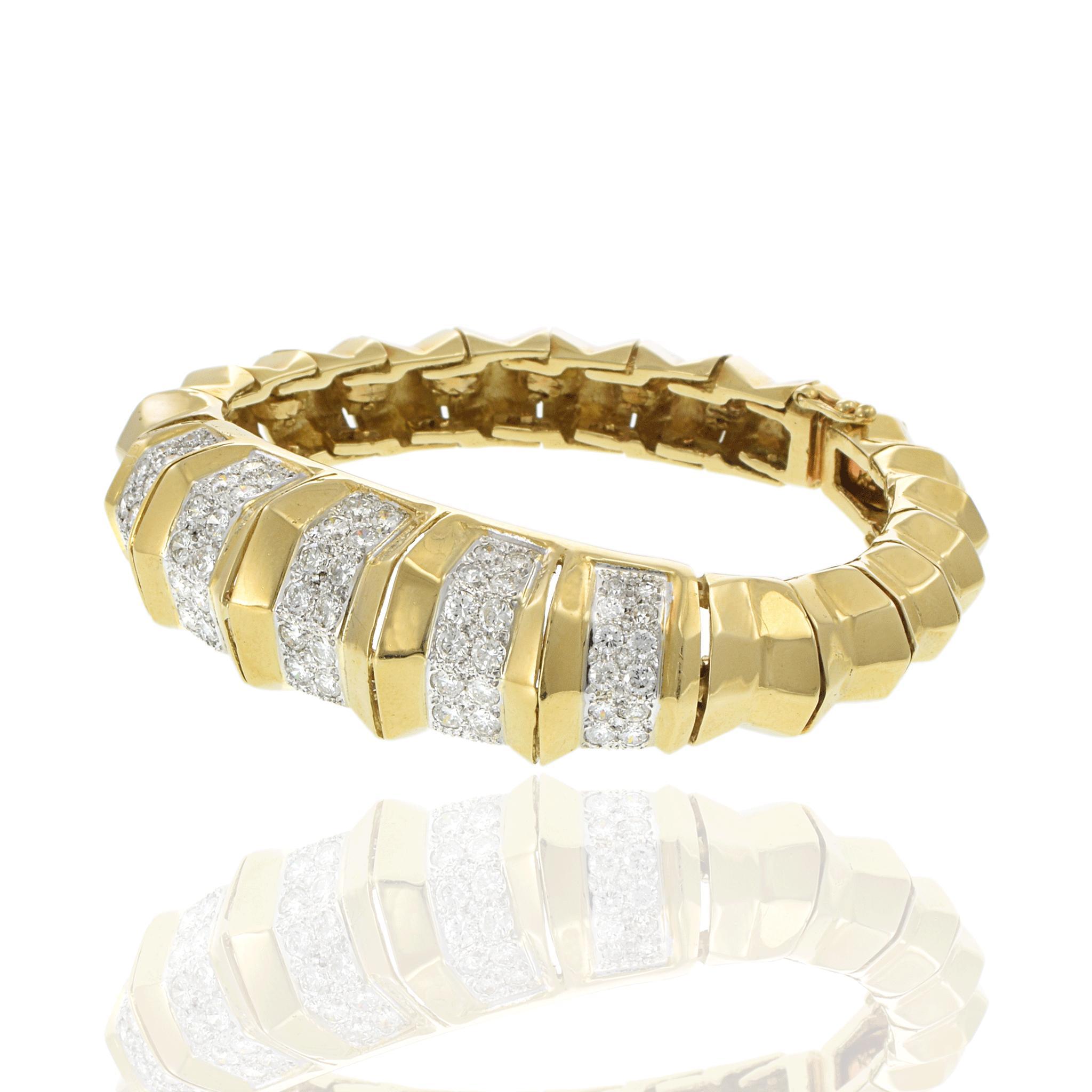 Bracciale vintage d'epoca retrò in oro giallo 18KT a cinque file di diamanti In condizioni buone in vendita a New York, NY