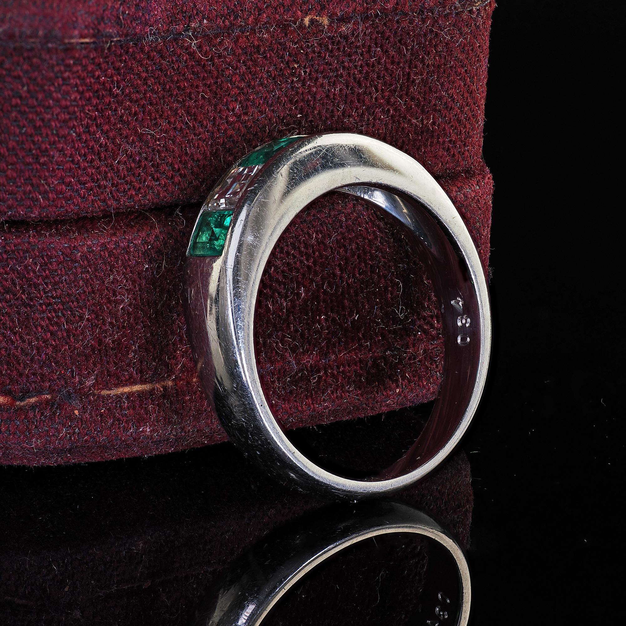 Square Cut Vintage Retro Platinum Carre Cut Diamond and Emerald Wedding Band For Sale