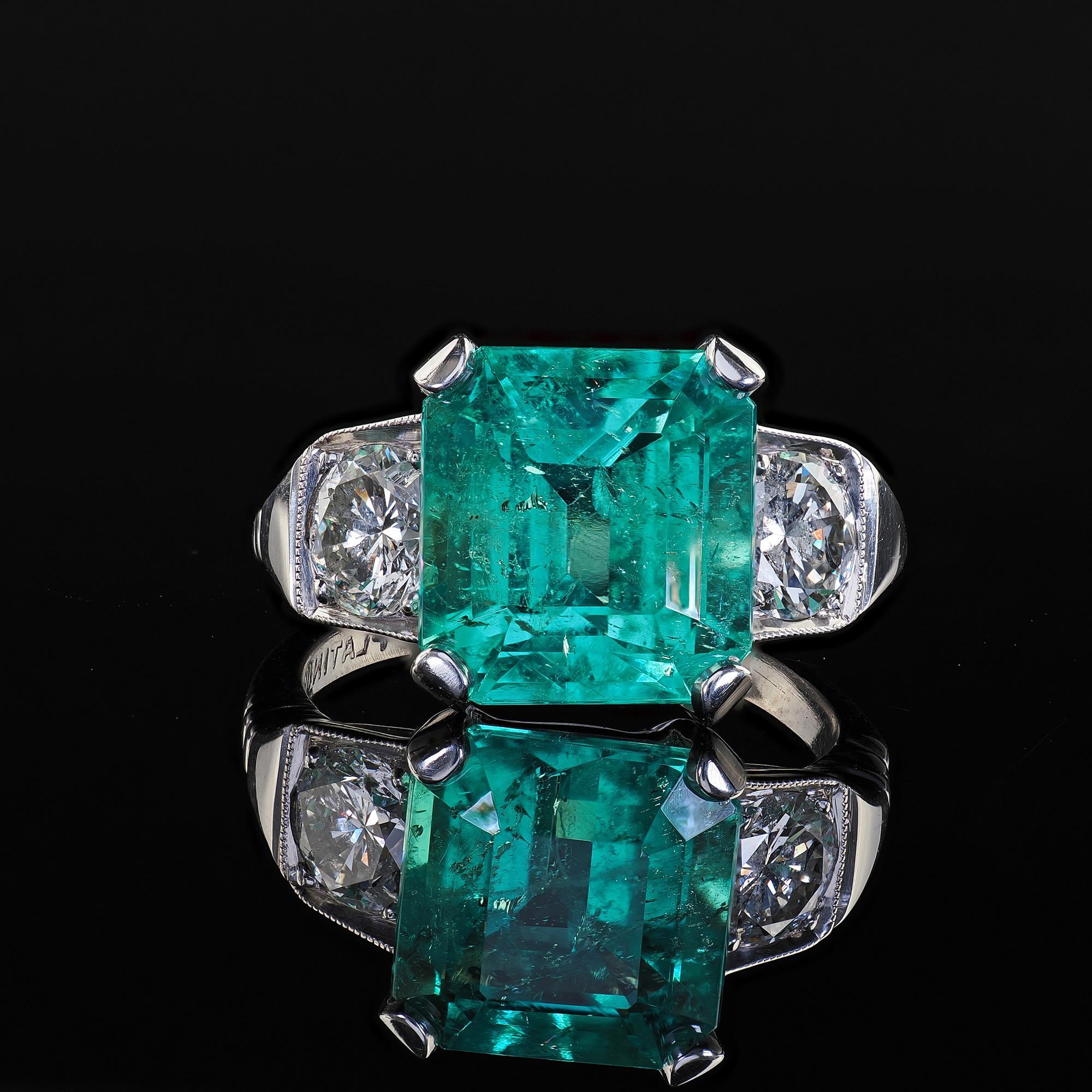 Vintage Retro Platinum Colombian Emerald and Diamond Engagement Ring - GIA For Sale 2