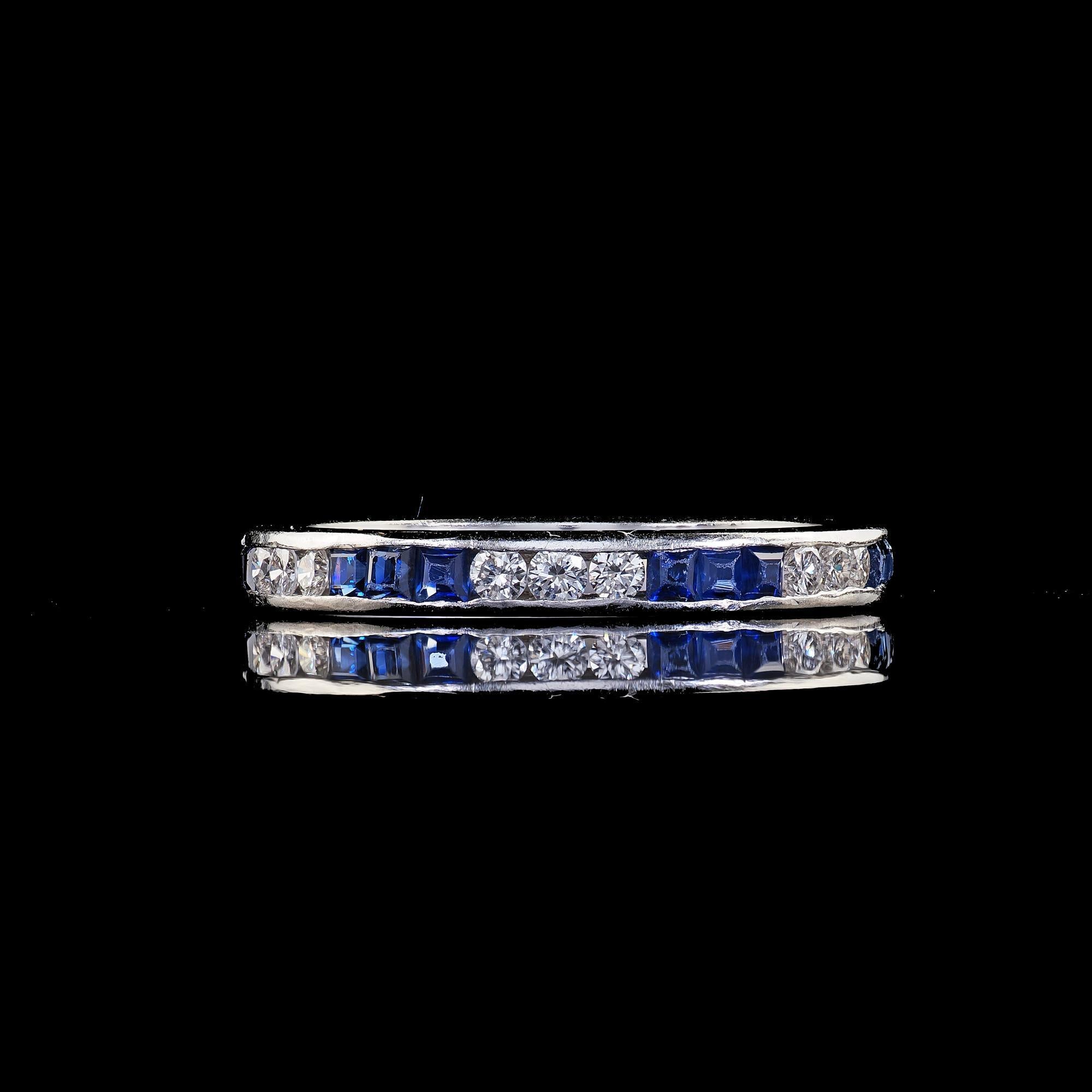Vintage Retro Platin Diamant und Saphir Ewigkeit Ehering - Größe 6 1/2 Damen im Angebot
