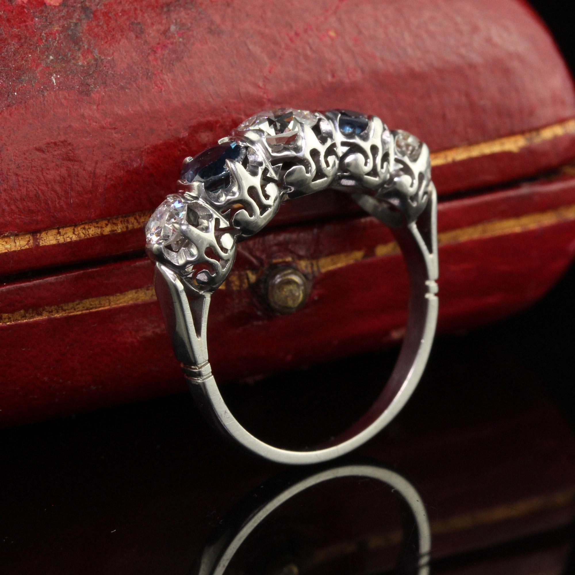 Rétro Bague rétro vintage à cinq pierres en platine, diamant européen ancien et saphir - GIA en vente