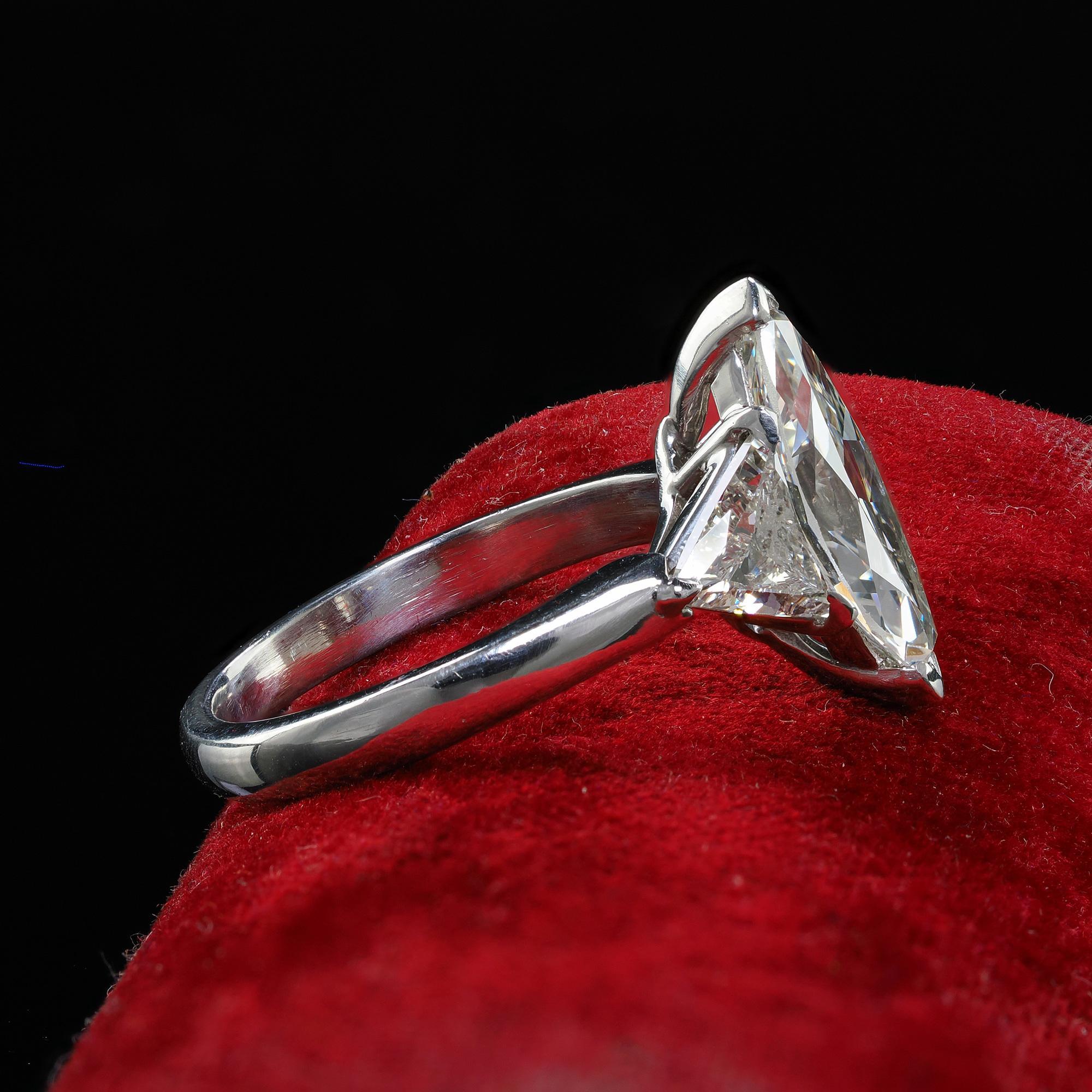 Vintage Retro Platinum Old Marquise Trillion Cut Diamond Engagement Ring - GIA In Good Condition For Sale In Great Neck, NY