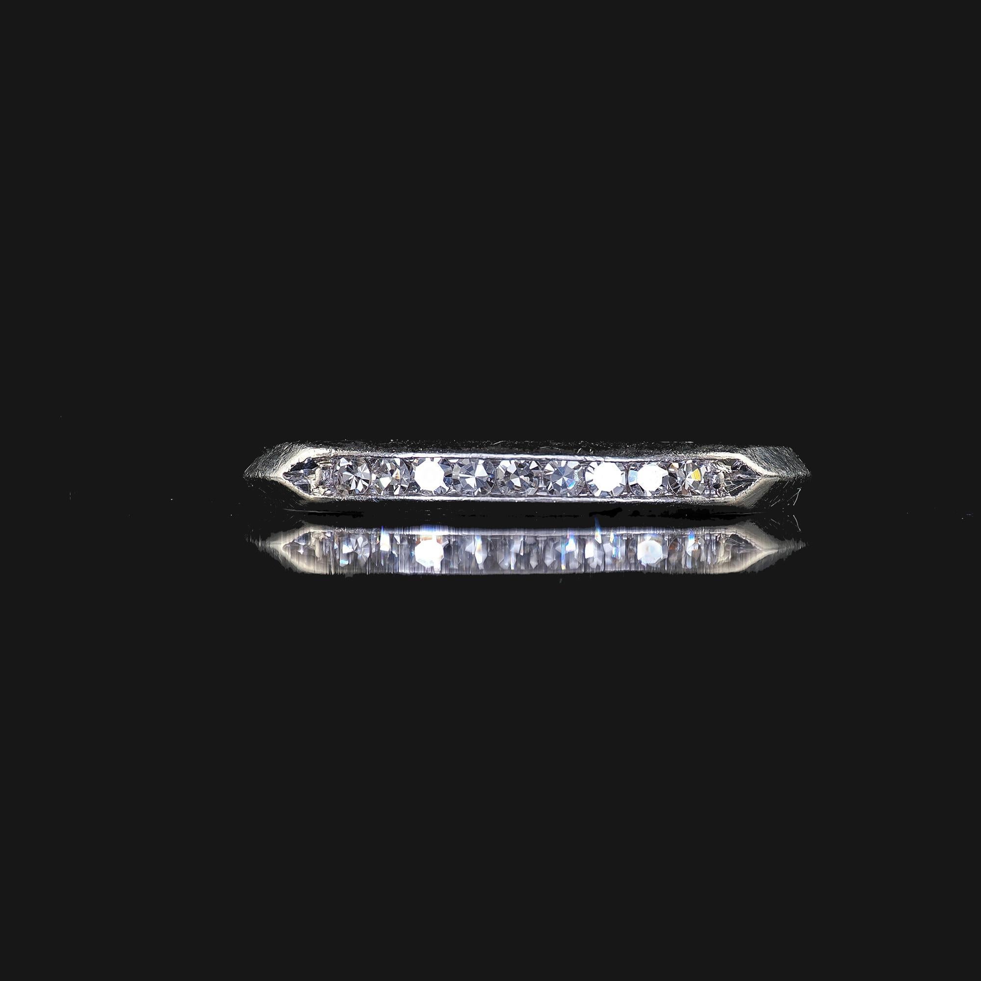 De las mujeres Alianza de boda vintage retro de platino con diamante talla única grabado - Tamaño 6 1/4 en venta