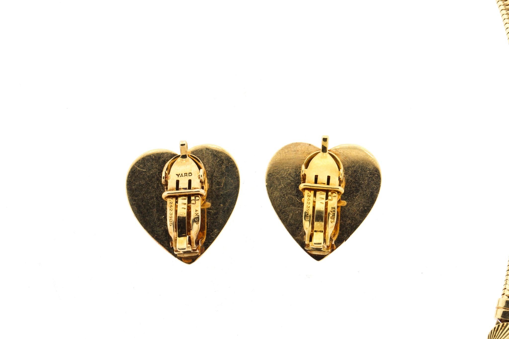 Retro Raymond Yard 14 Karat Yellow Gold Fluted Heart Necklace and Earrings In Good Condition In New York, NY