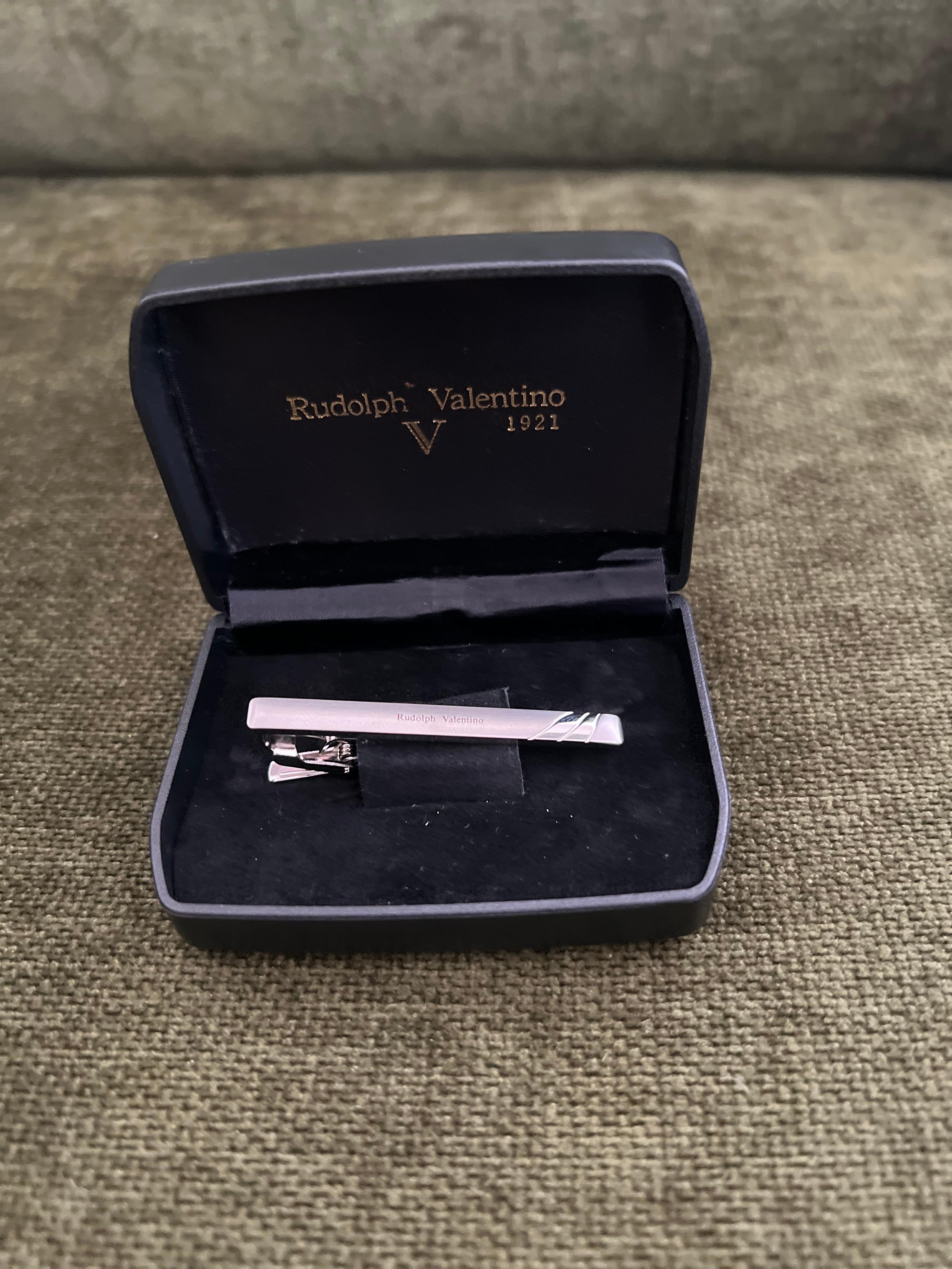 Vintage Retro Rudolph Valentino Tie Tack Clip In Original Case Circa 1980 en vente 5