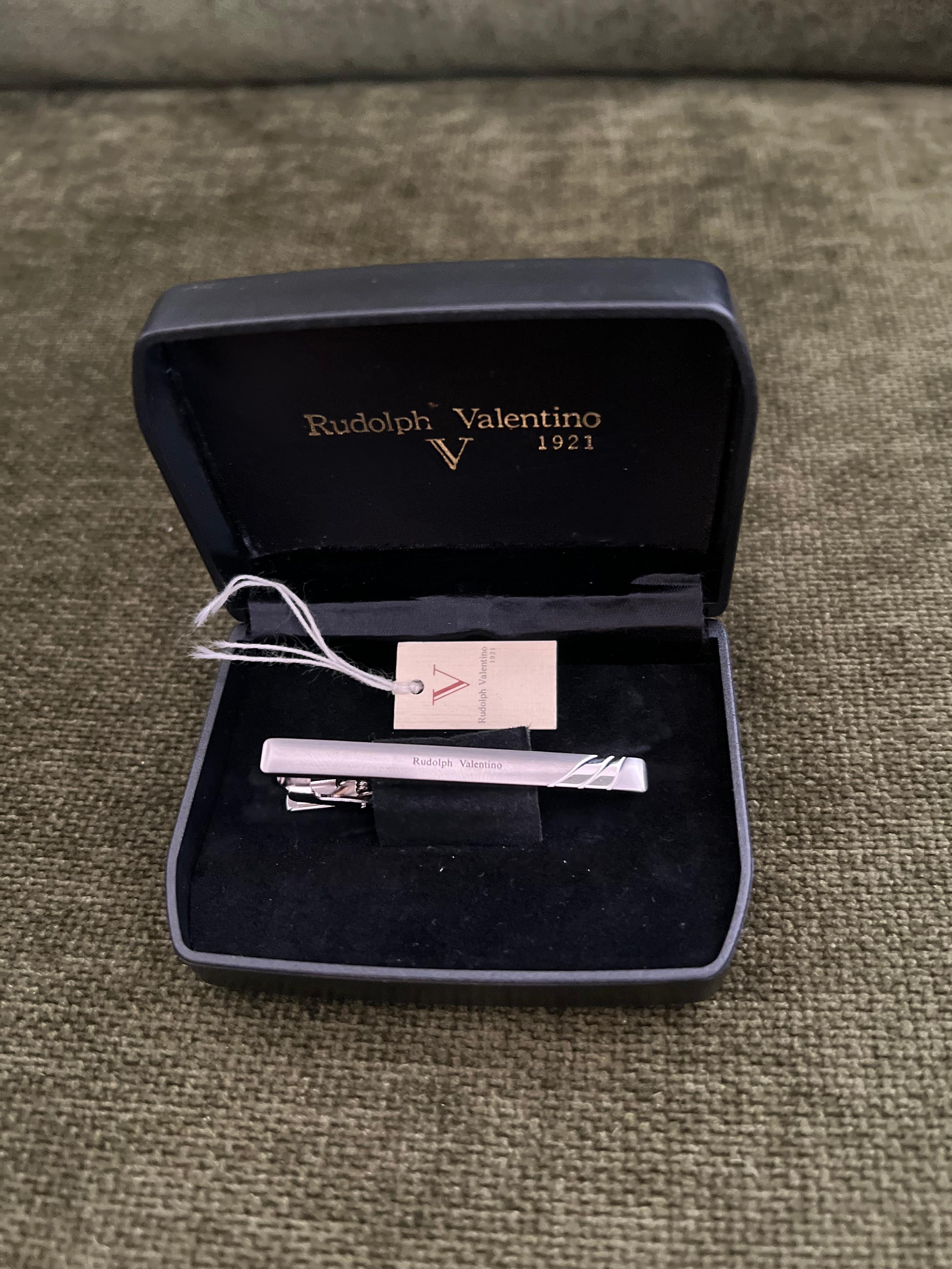 Vintage Retro Rudolph Valentino Tie Tack Clip In Original Case Circa 1980 en vente 1