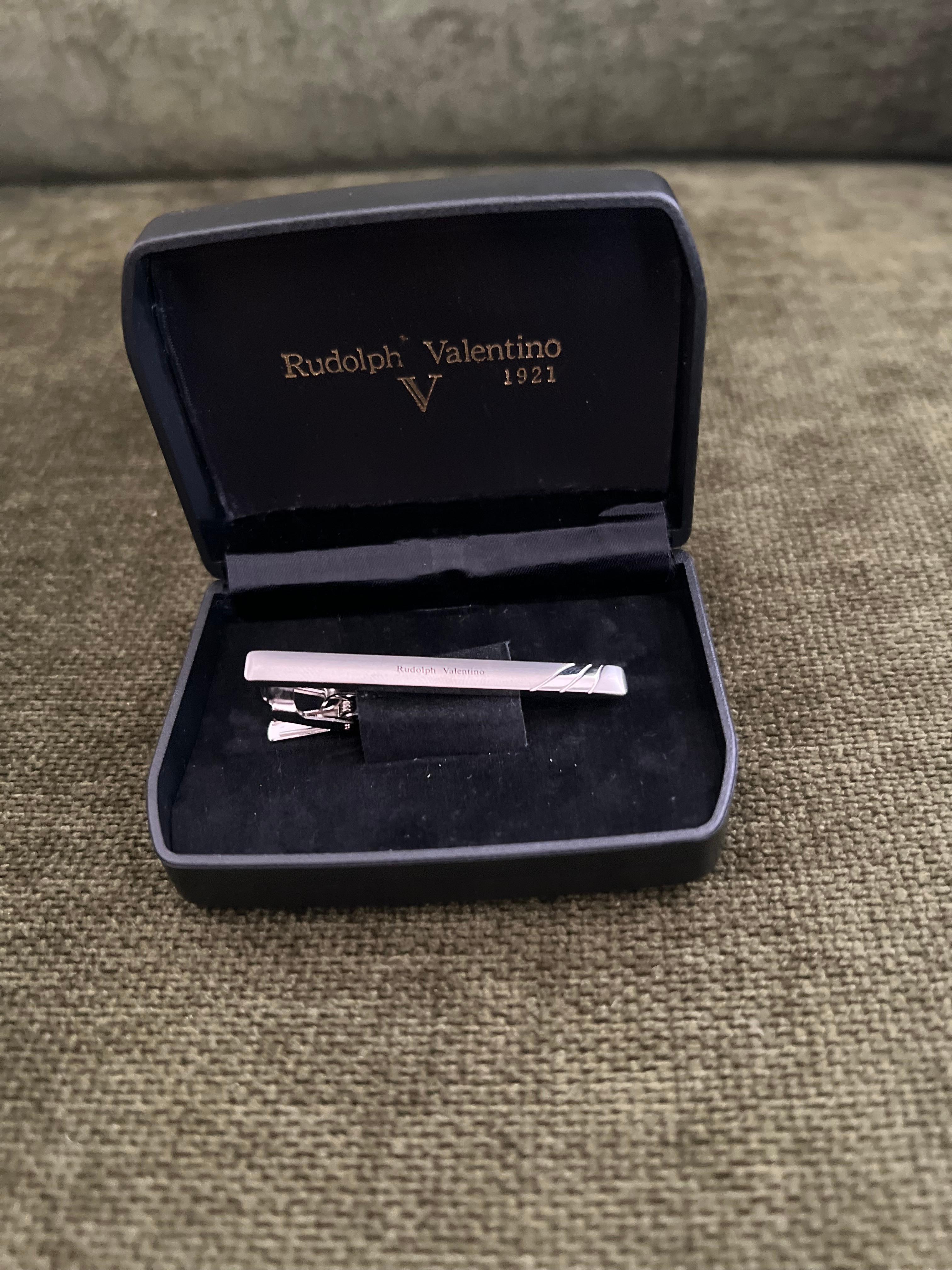 Vintage Retro Rudolph Valentino Tie Tack Clip In Original Case Circa 1980 en vente 4