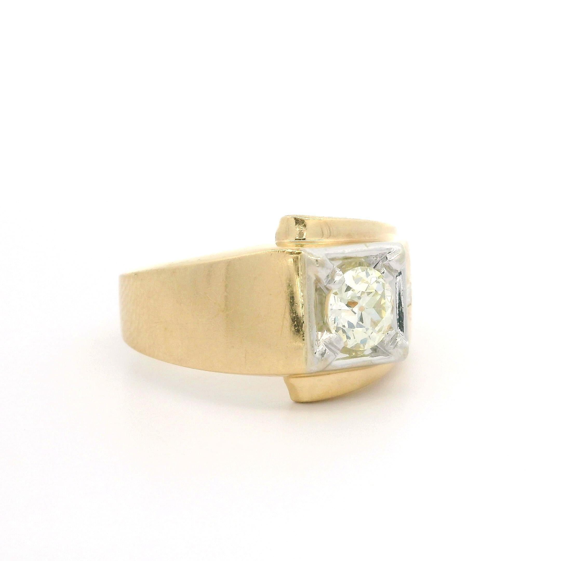 Vintage Retro Solid Gold 0.65ctw Old European Baguette Diamond Buckle Band Ring For Sale 4