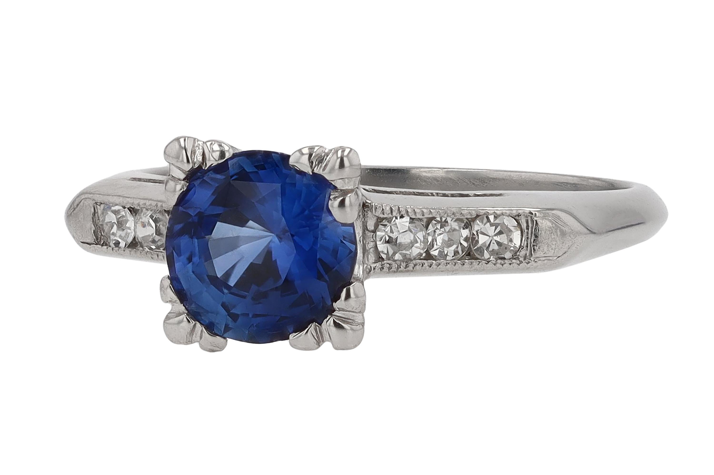 Vintage Retro Solitaire Sapphire Engagement Ring In Good Condition For Sale In Santa Barbara, CA