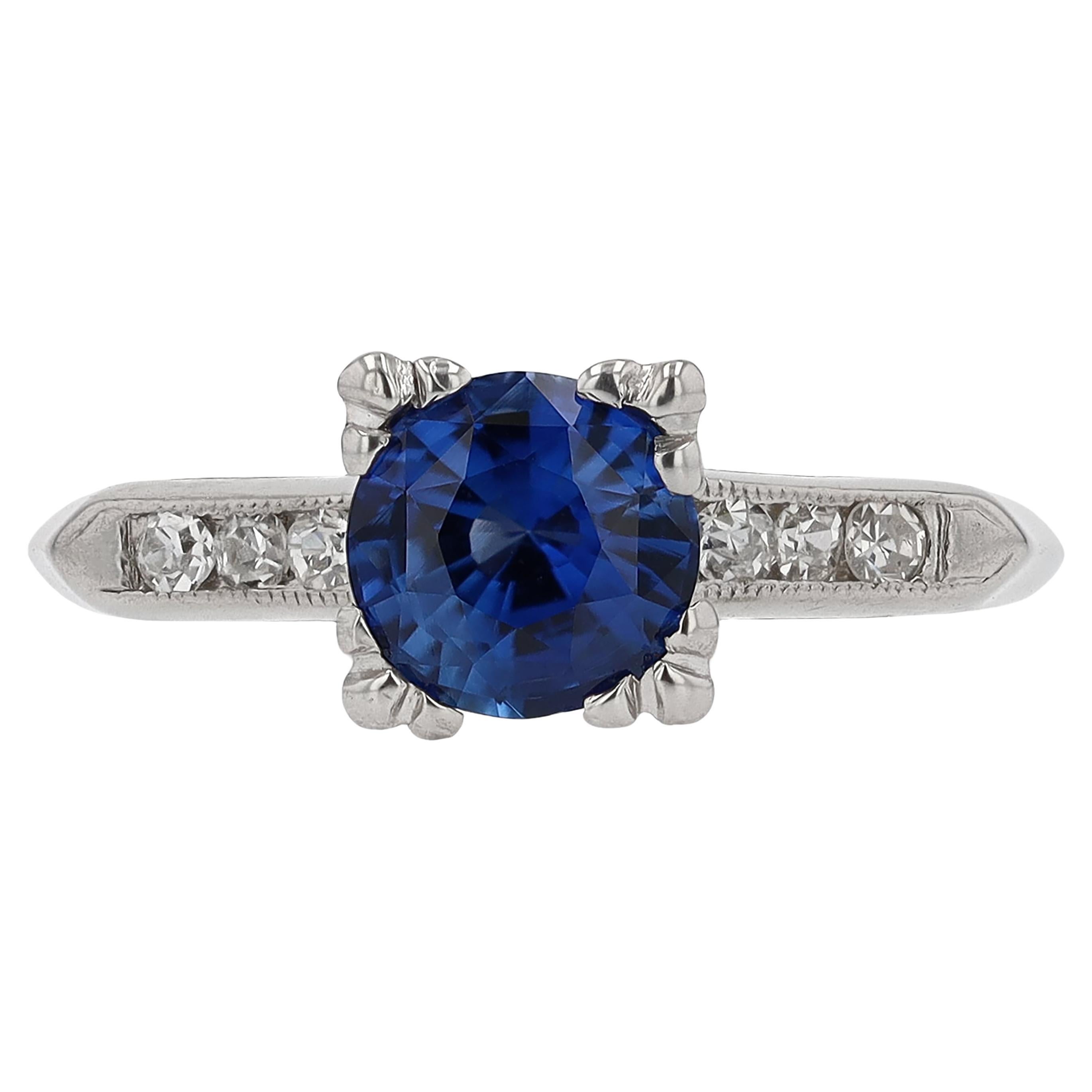 Vintage Retro Solitaire Sapphire Engagement Ring For Sale