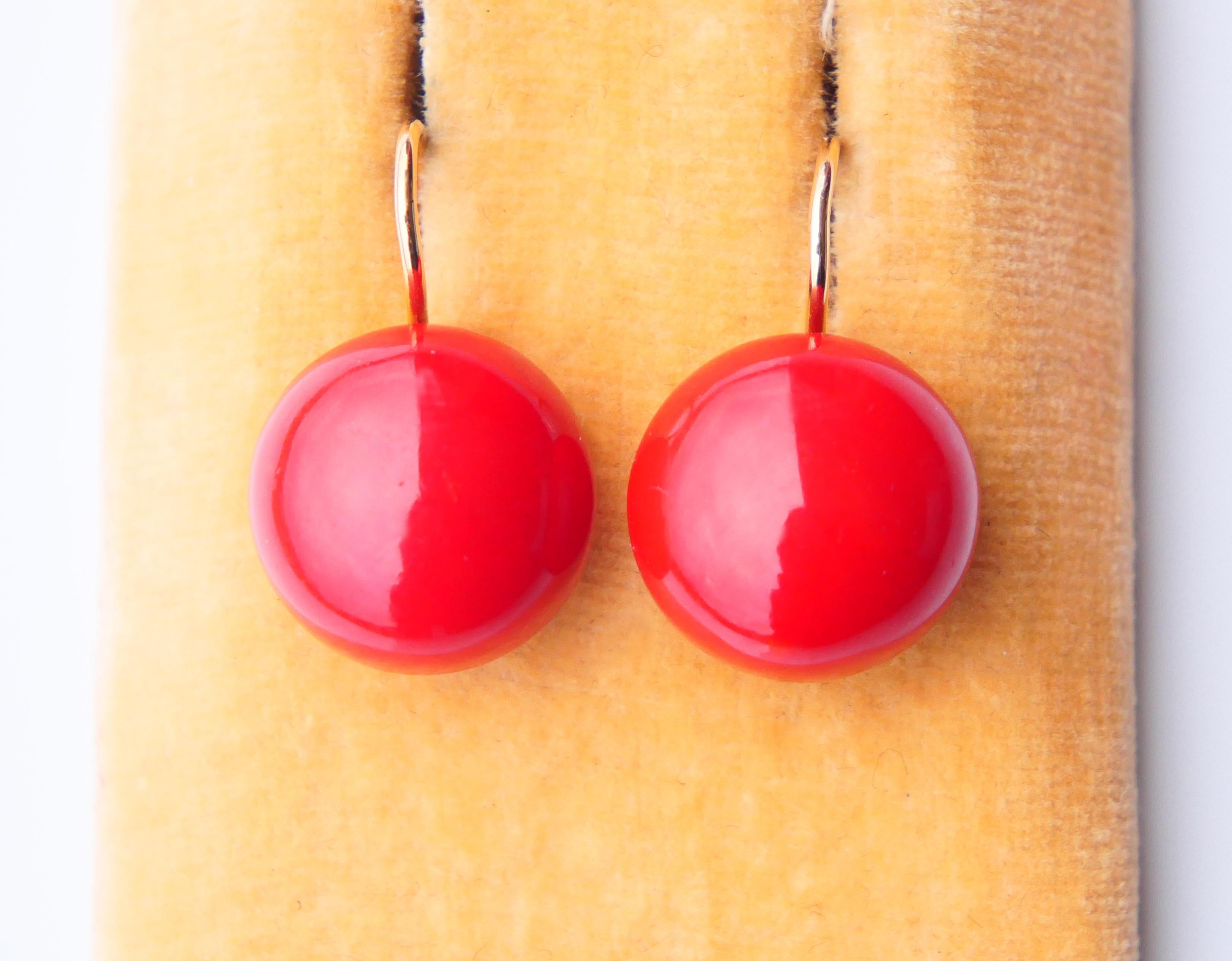 Vintage Retro-Ohrstecker, natürliche 10ctw rote Koralle, massive 18K Gold / 6,45 gr, Vintage (Cabochon) im Angebot